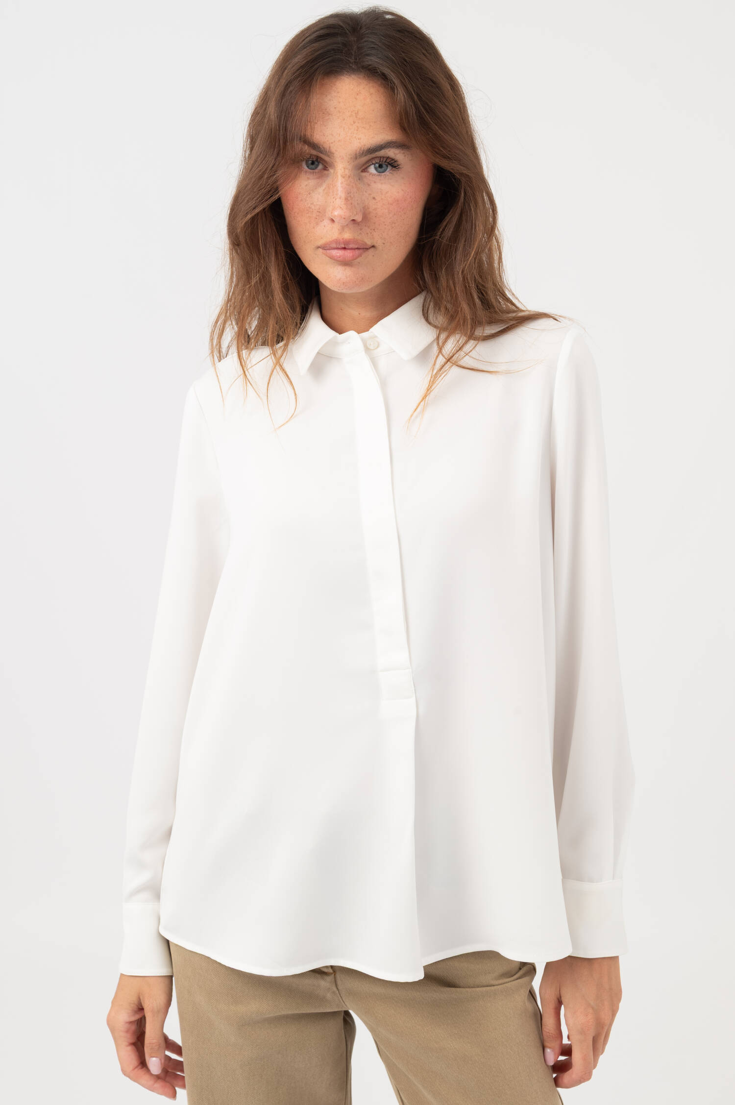 Relaxed Bluse in Weiß Relaxed Bluse in Weiß
