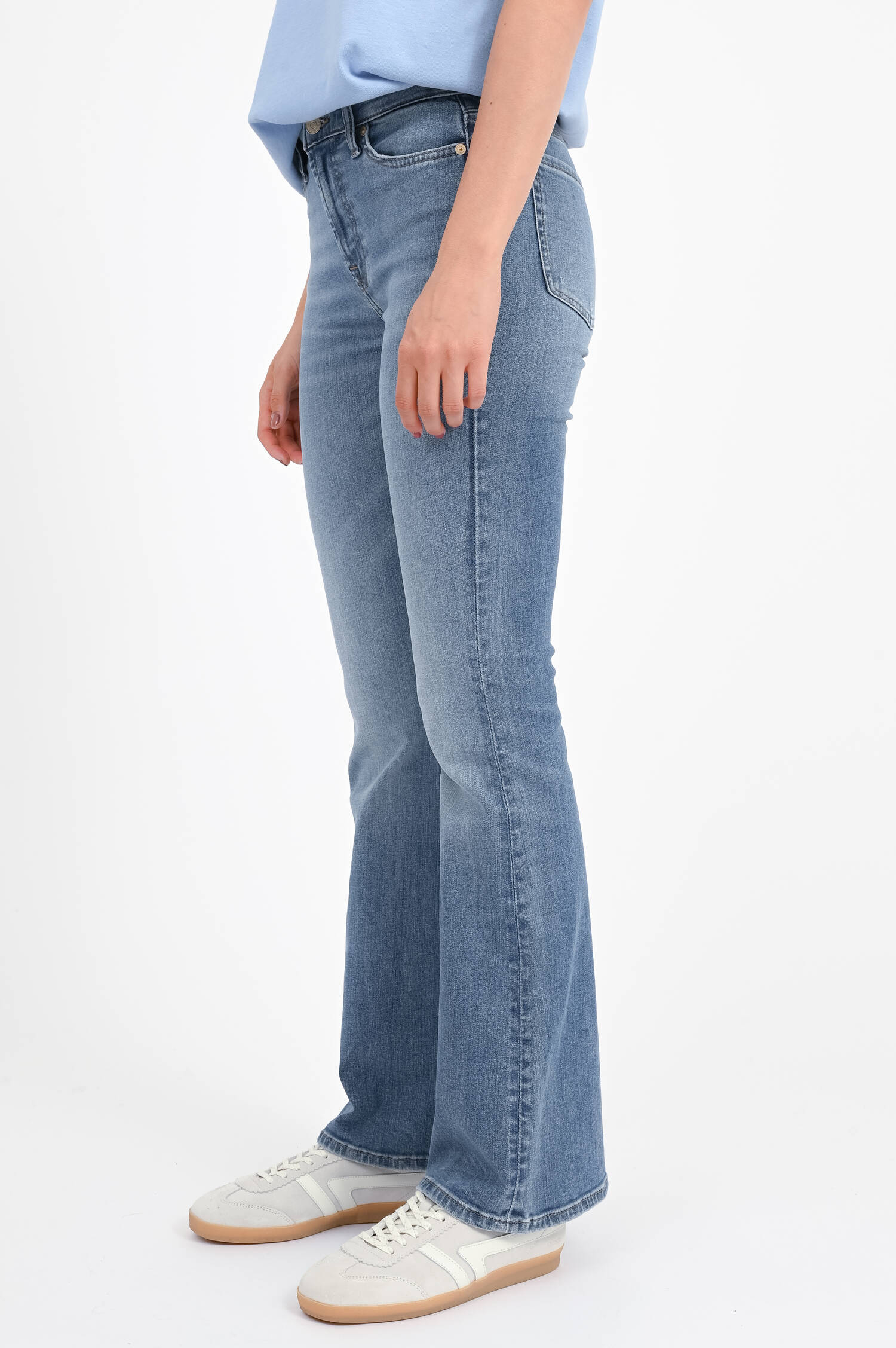 Bootcut Jeans ALI PINE in Mittelblau Bootcut Jeans ALI PINE in Mittelblau