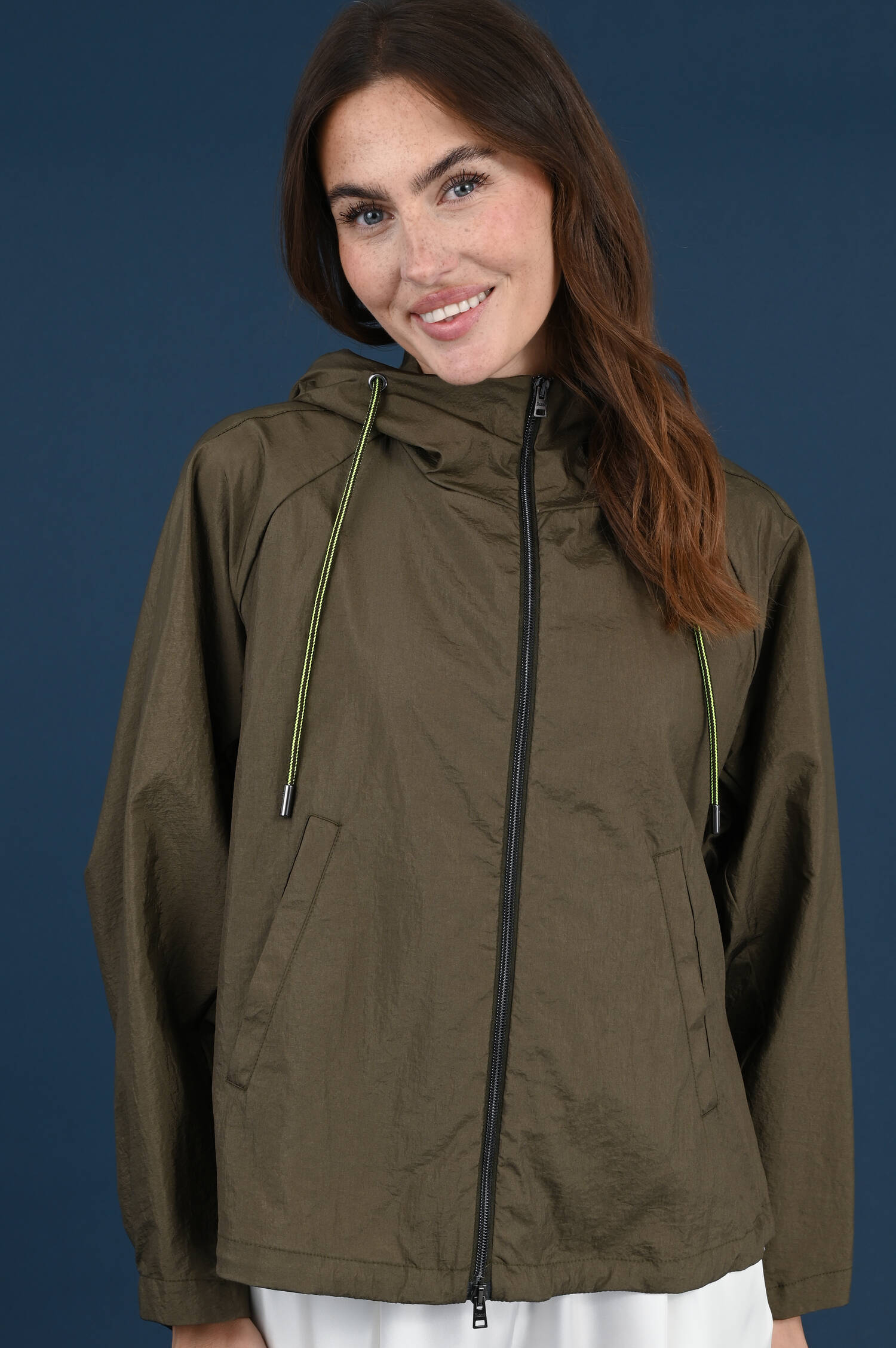 Regenjacke in Verde-Militare-grün
