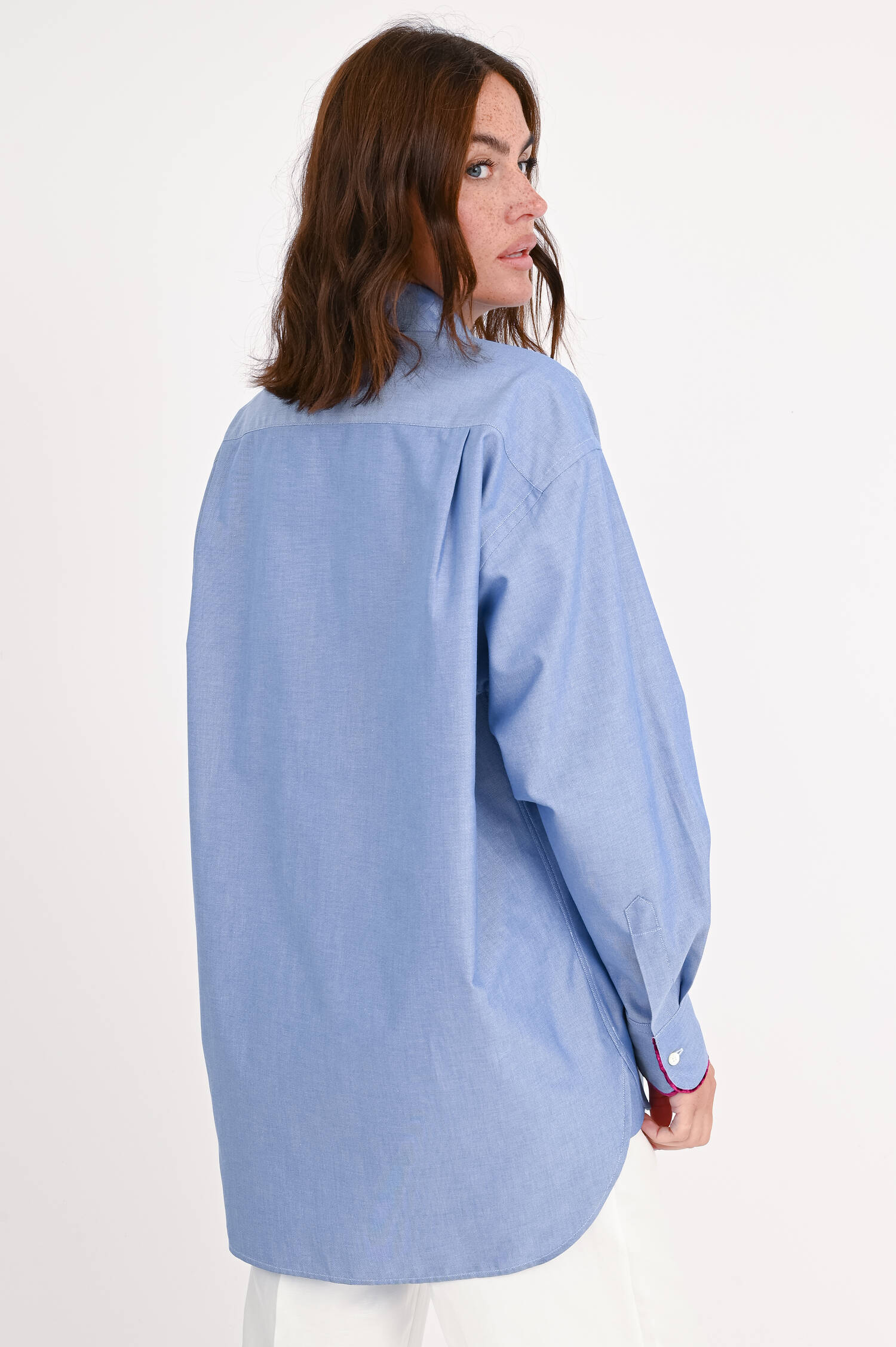 Oversize-Bluse mit Samtdetails in Blau
