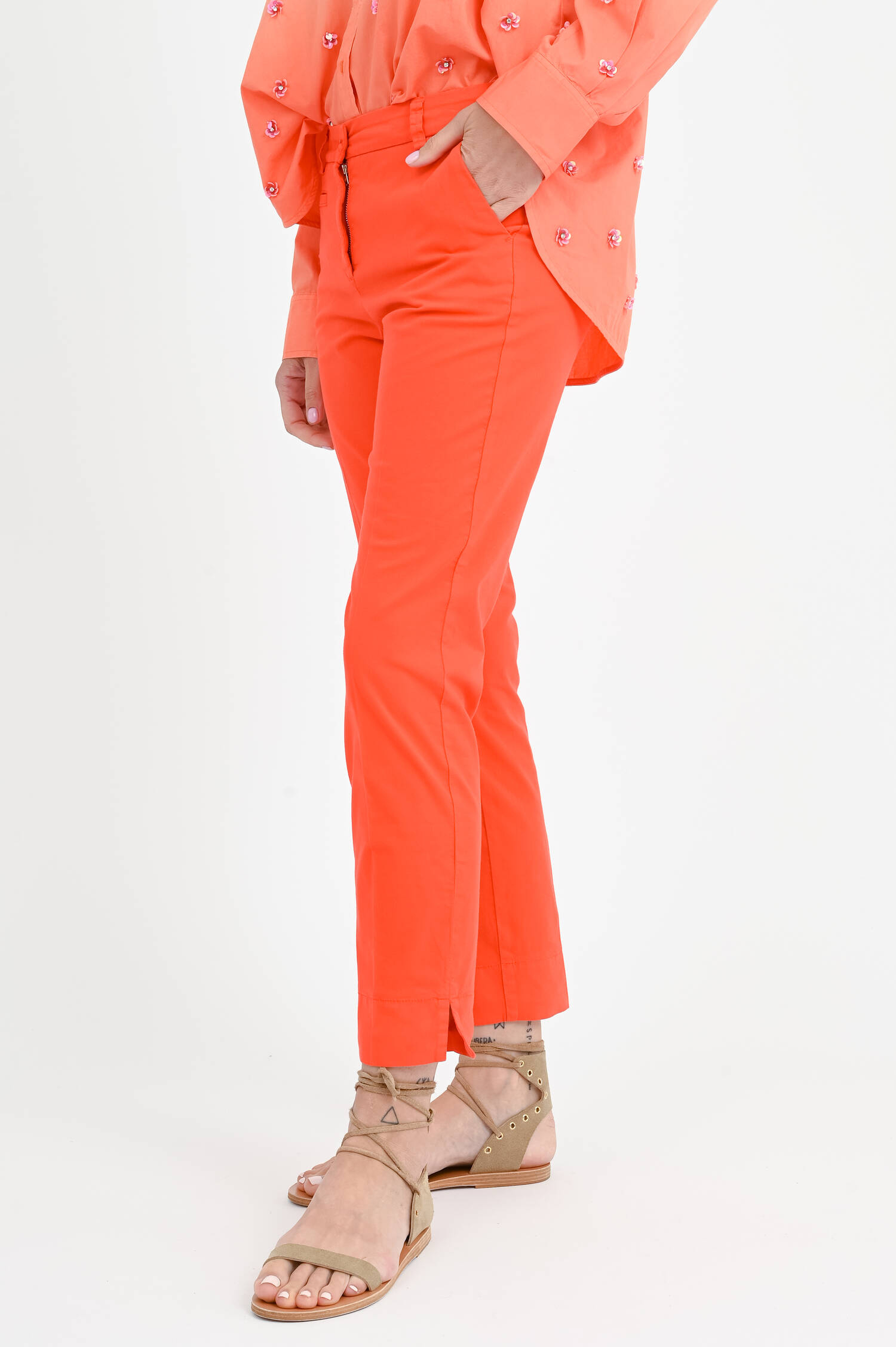  Chino STELLA in Volcano Red