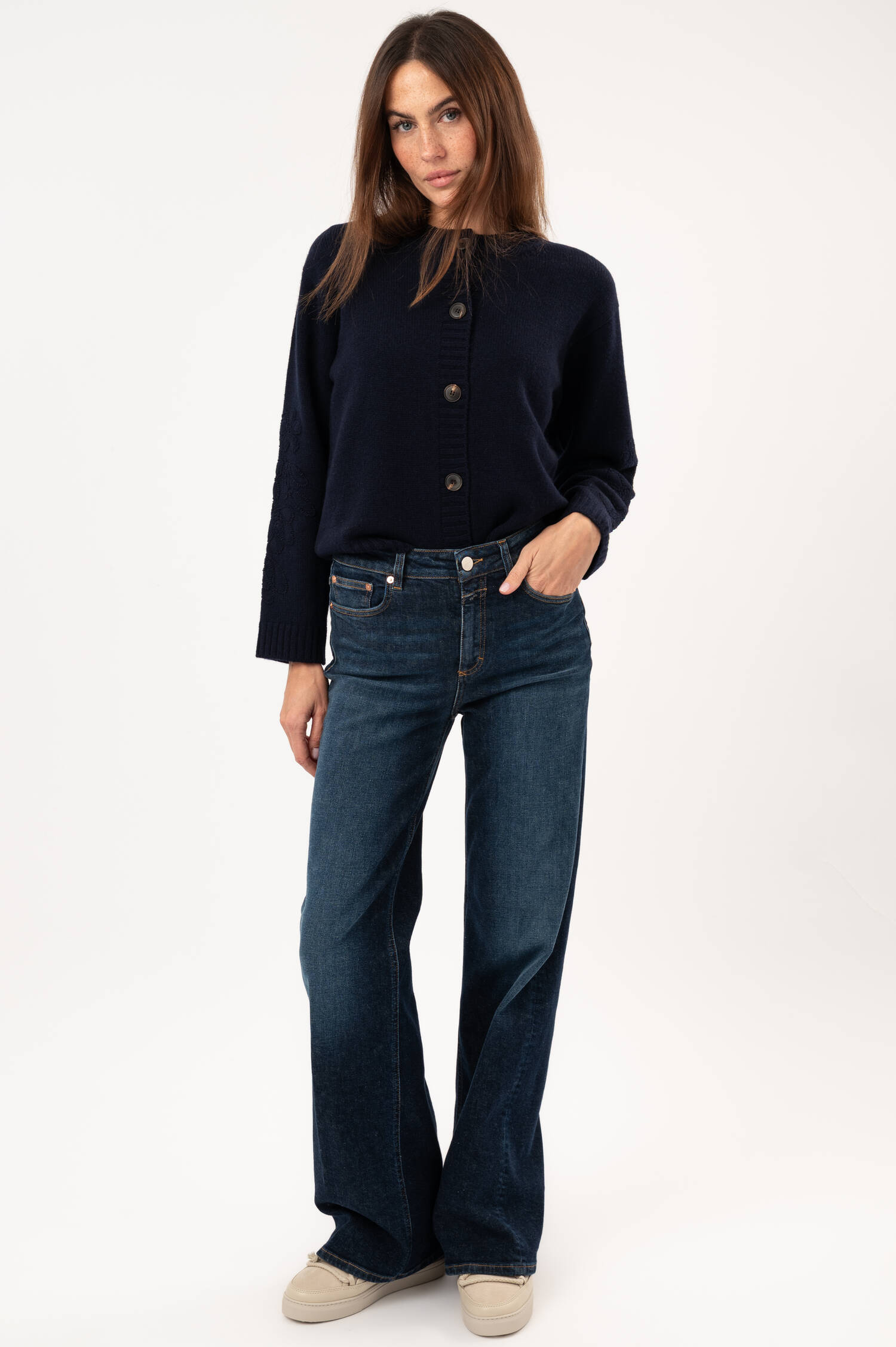 Jeans in dark blue