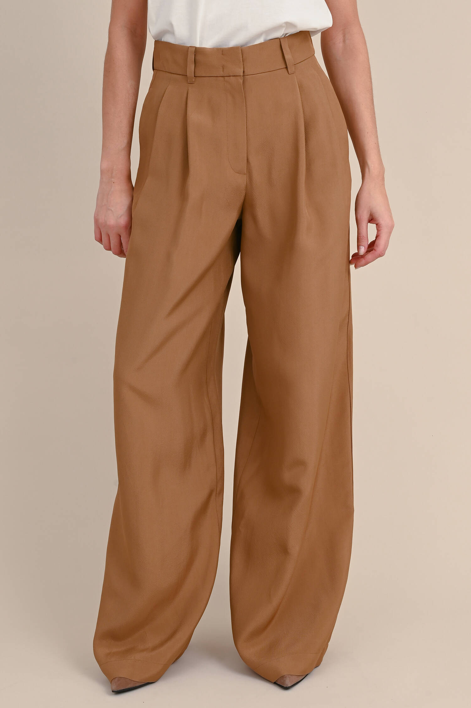 Hose aus Viskose-Crepé in Camel