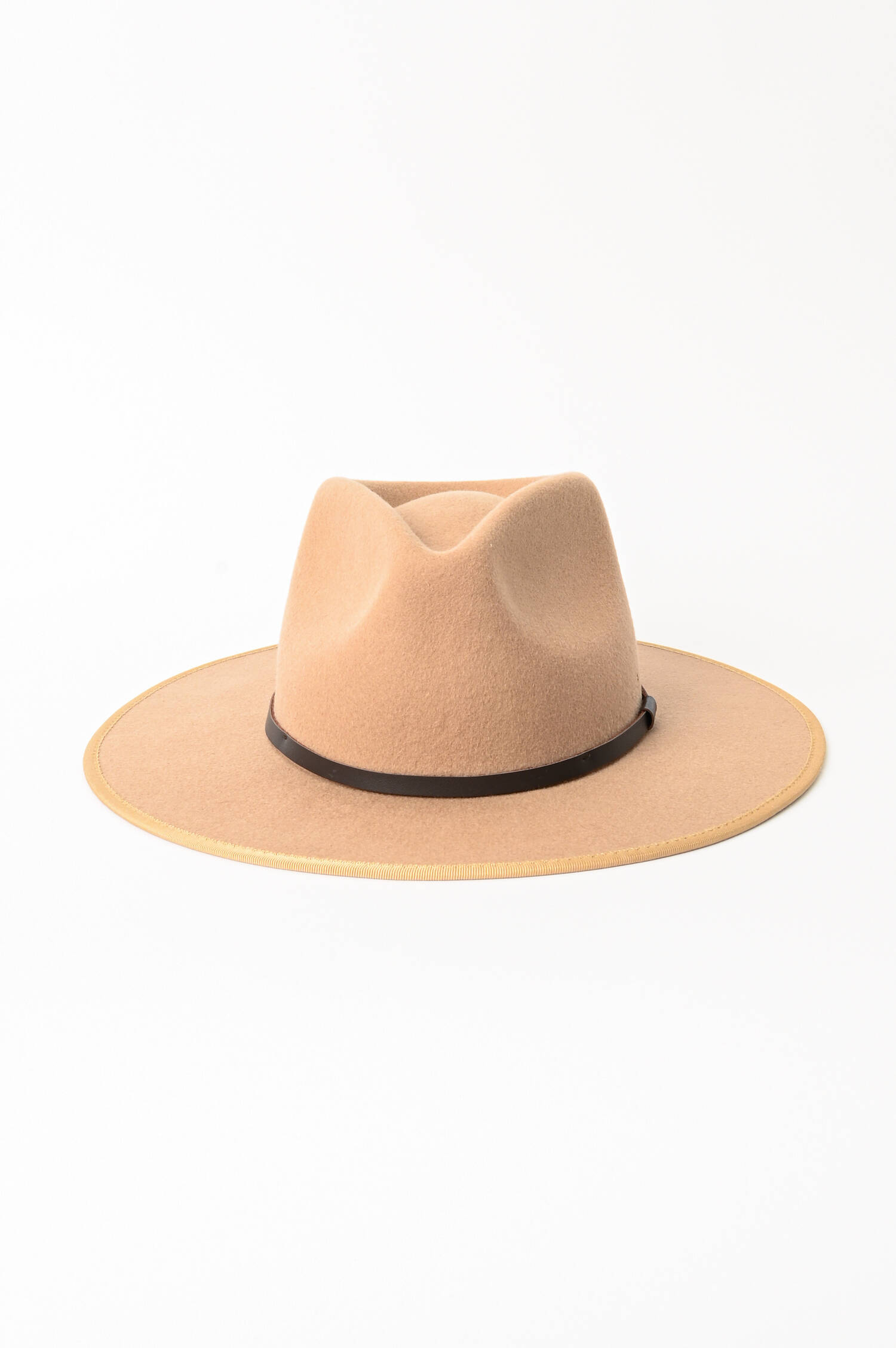 Hut WANDERLUST in Sand