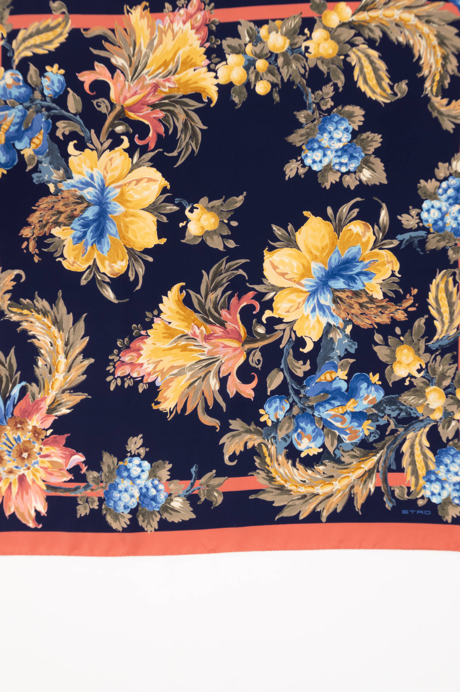 Seidentuch mit Floralem Print in Navy/Multicolor Seidentuch mit Floralem Print in Navy/Multicolor