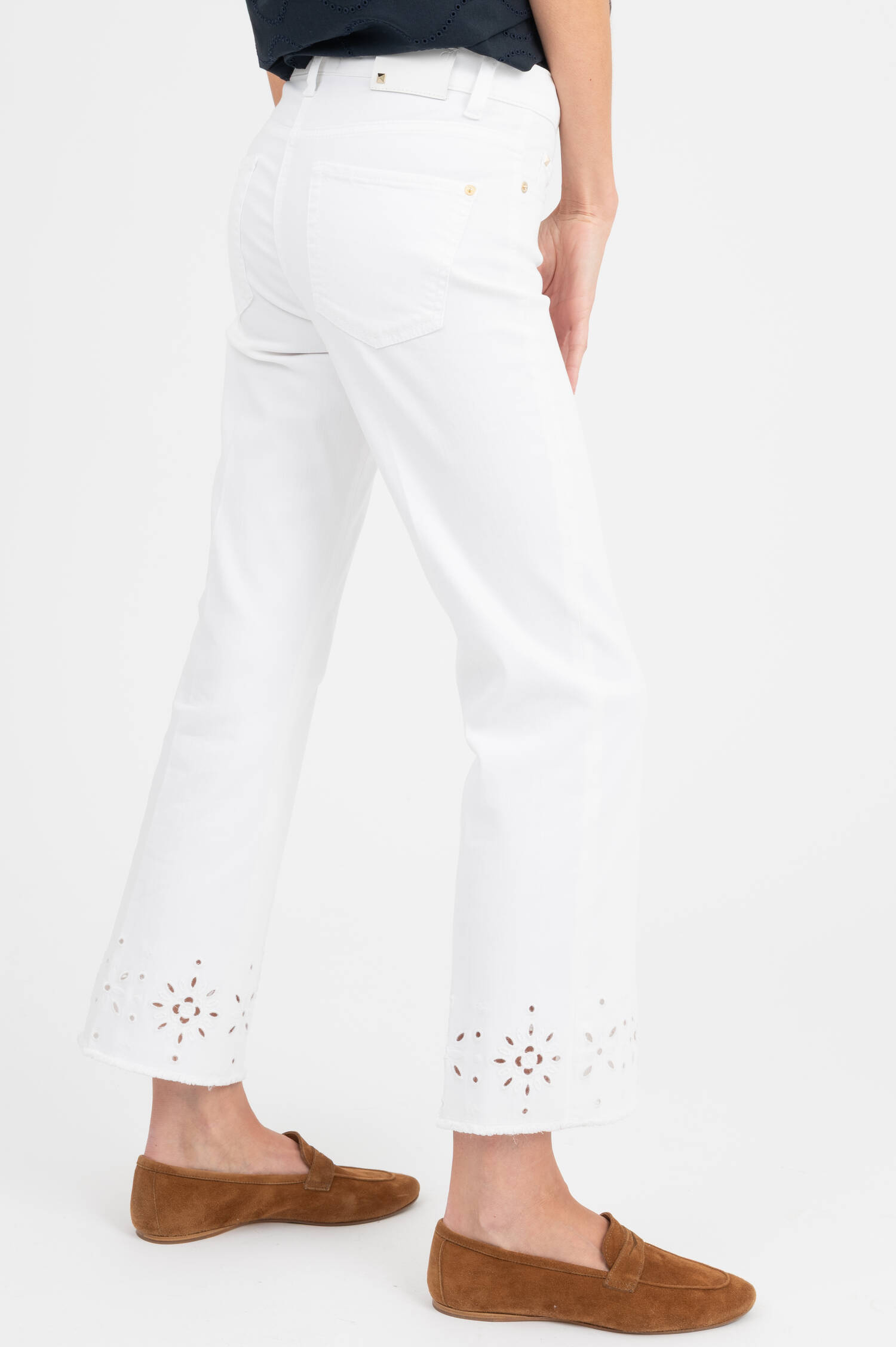 Stretchjeans mit Floraler Lochstickerei in Weiß