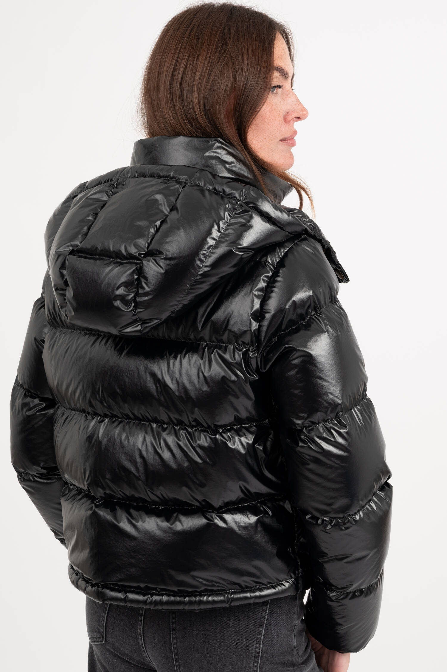 Kurze Daunenjacke NIVEOLE in Schwarz Kurze Daunenjacke NIVEOLE in Schwarz