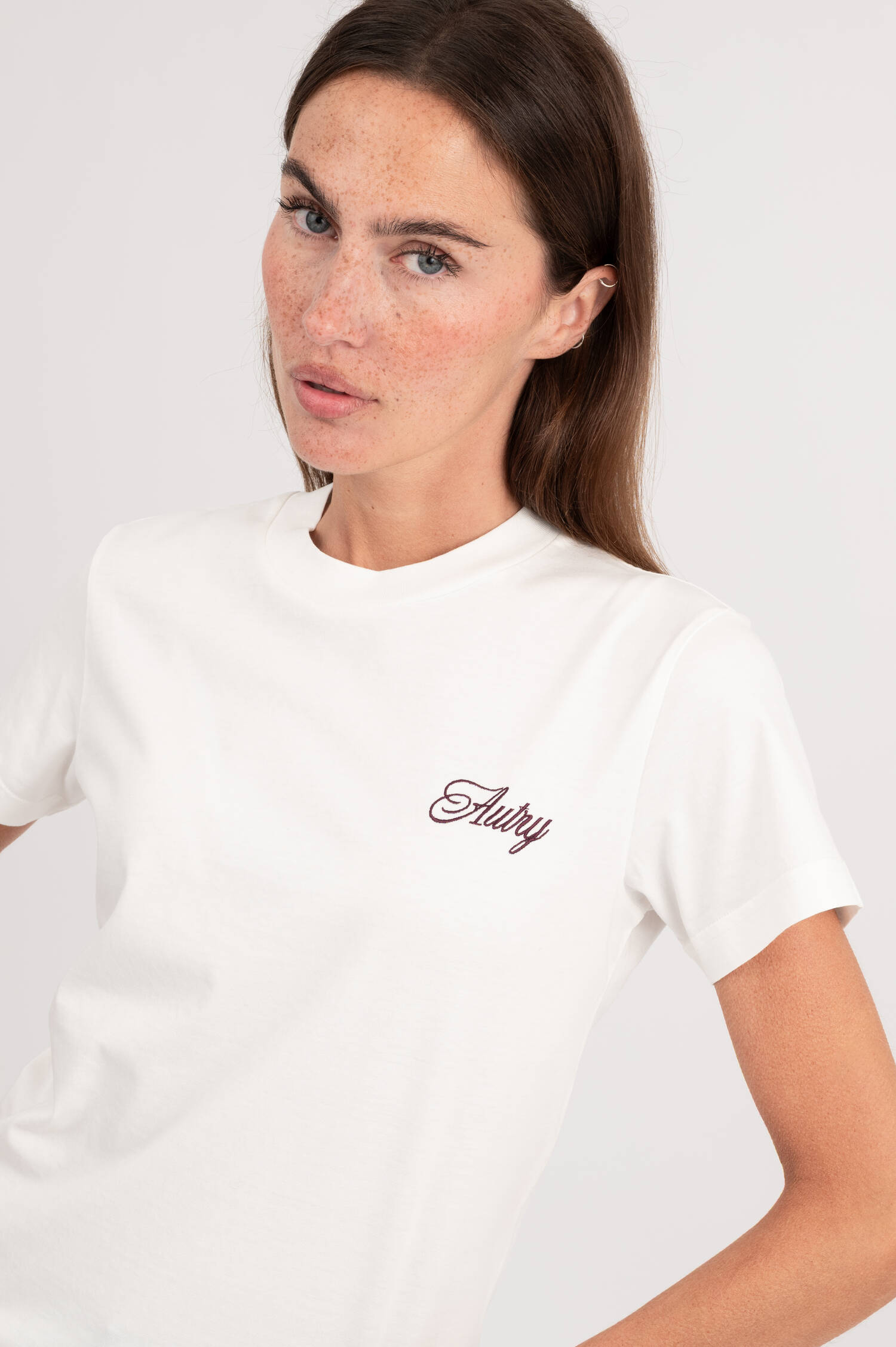 T-Shirt mit Logo-Stick in Weiß T-Shirt mit Logo-Stick in Weiß