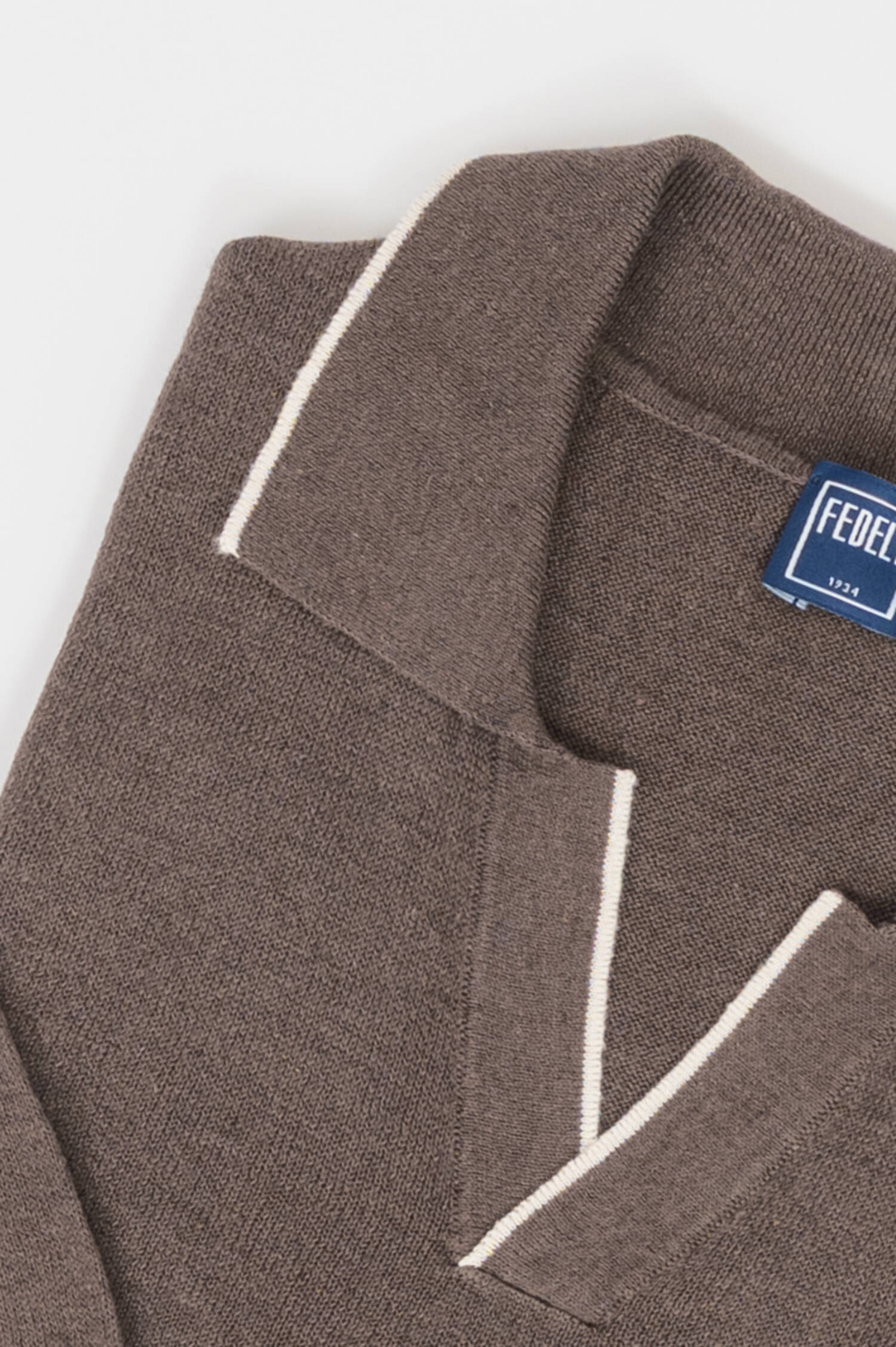 Feinstrick Leinen-Baumwoll Polo-Shirt in Taupe Feinstrick Leinen-Baumwoll Polo-Shirt in Taupe