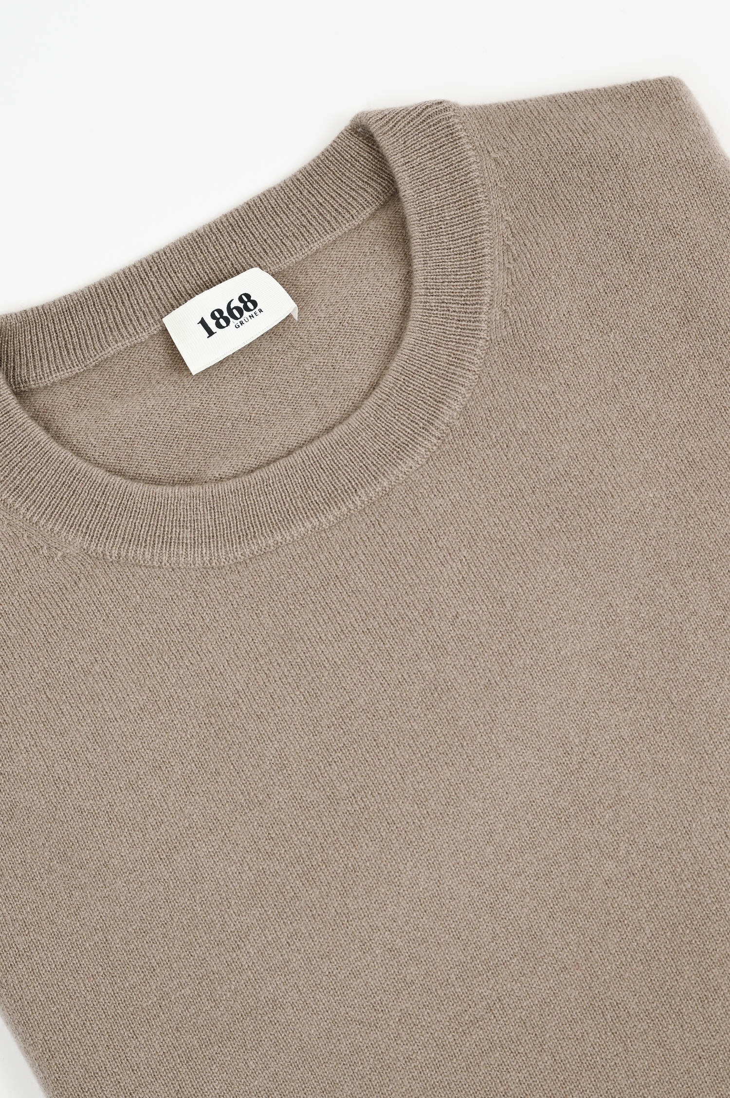 Cashmerepullover mit Rundhals in Roasted Cashew