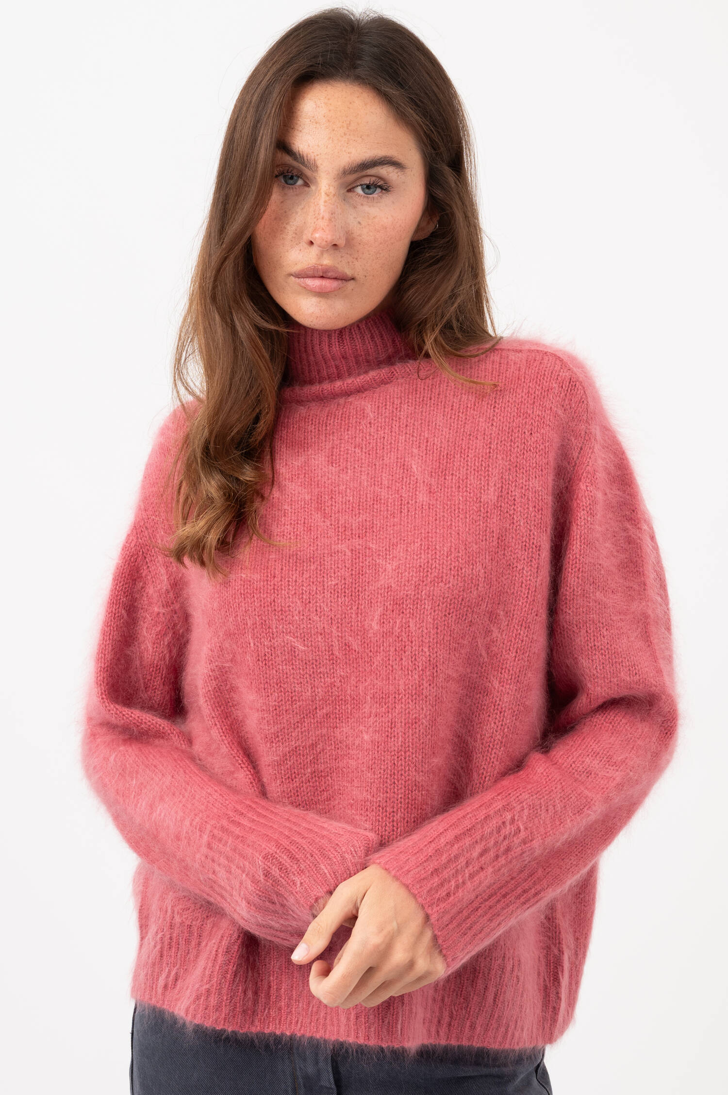 Cashmere-Pullover mit Stehkragen in Pastellrot Cashmere-Pullover mit Stehkragen in Pastellrot