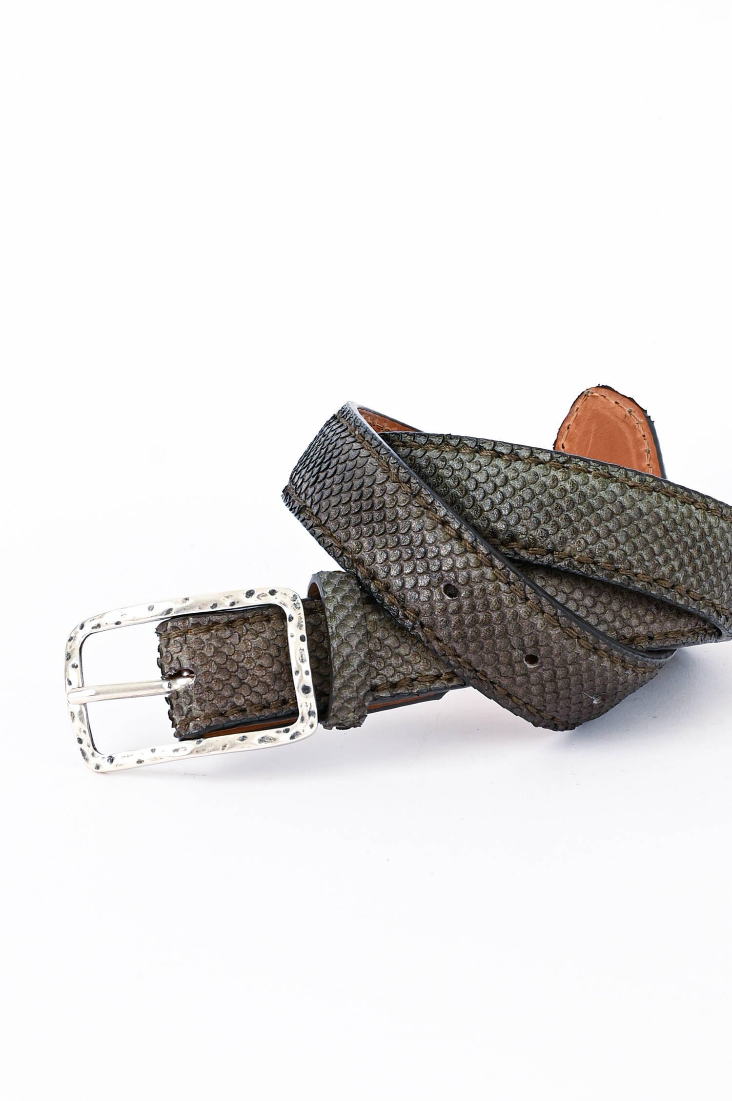 Schimmernder Ledergürtel in Khaki