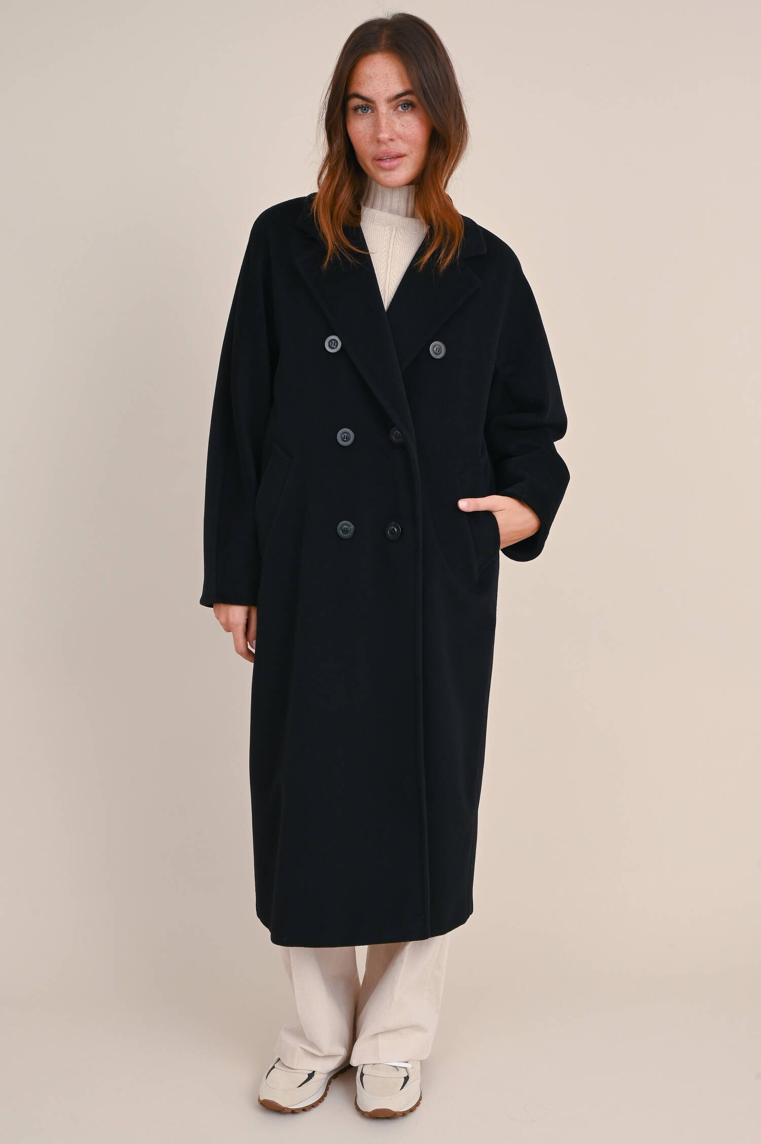 Mantel MADAME in Schwarz Mantel MADAME in Schwarz