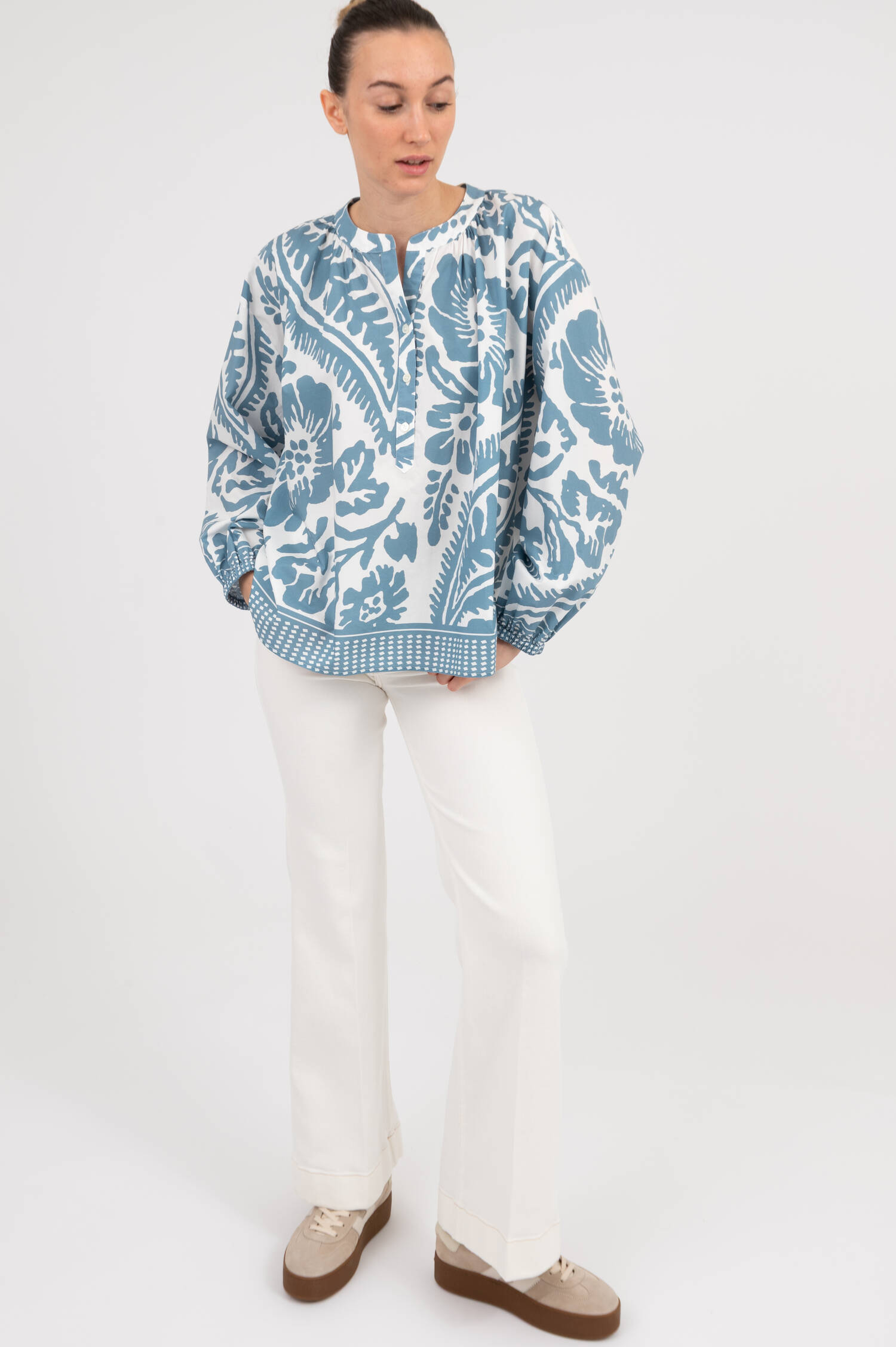 Tunika mit Allover Blumenmuster in Blau Tunika mit Allover Blumenmuster in Blau