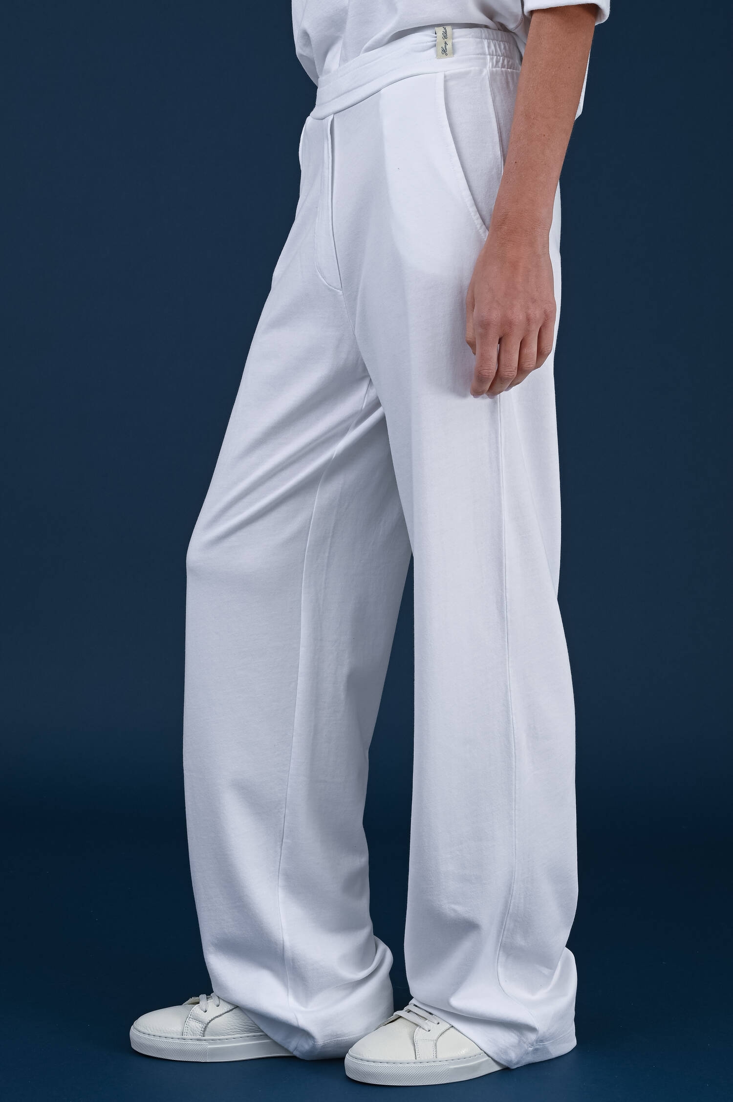 Schlupfhose mit geradem Bein in Weiß