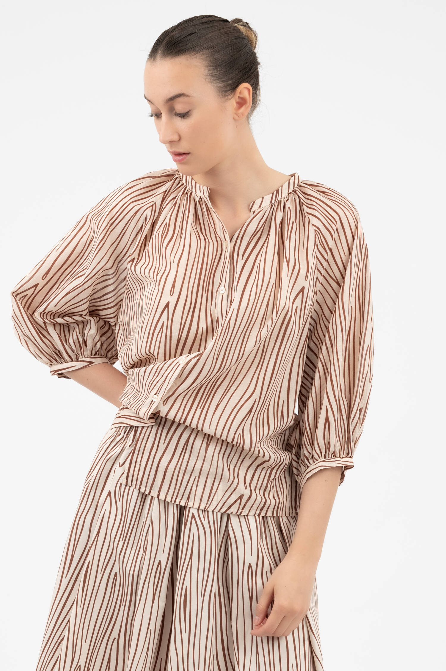 Gemusterte Bluse in Beige/Braun