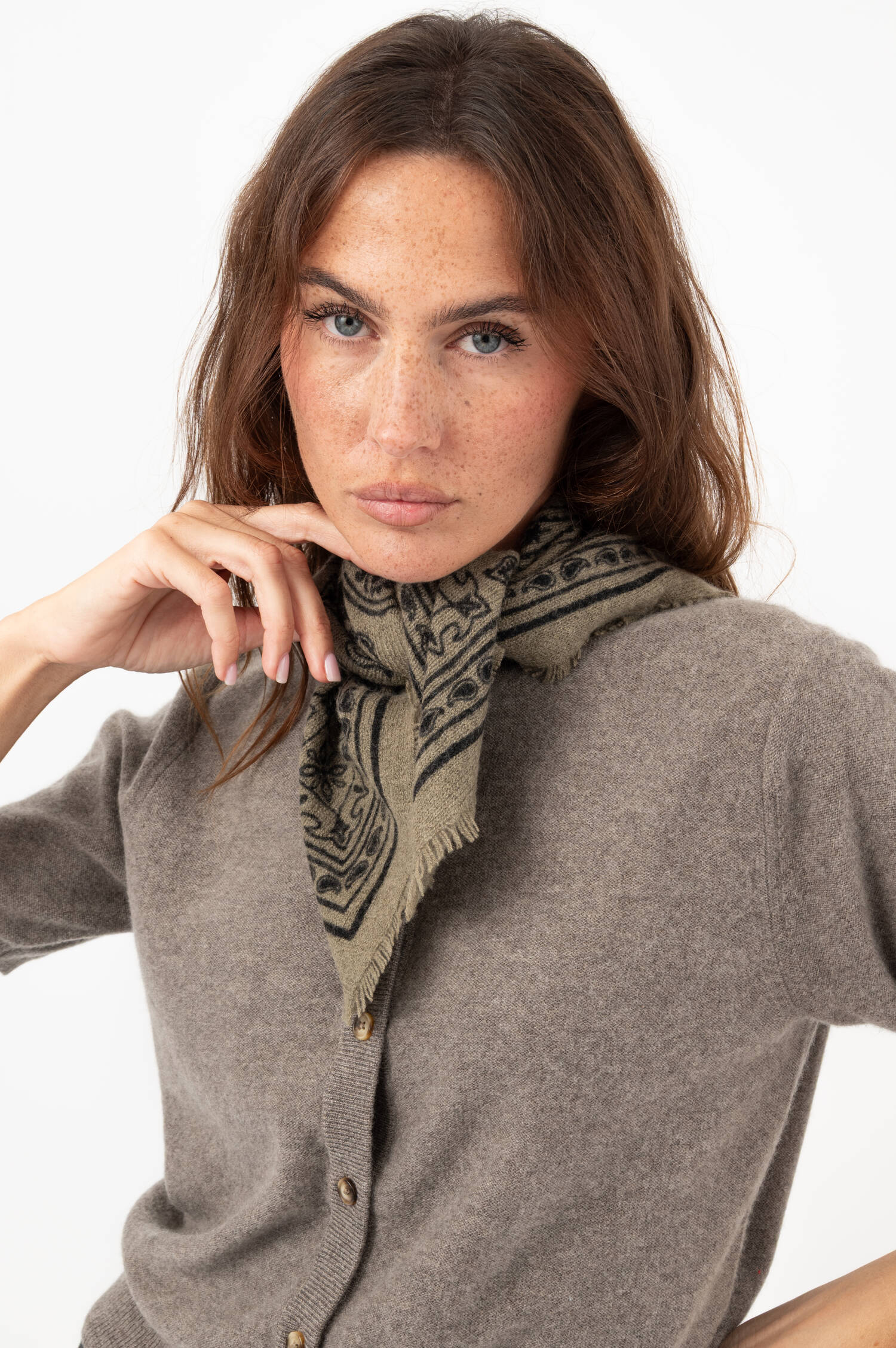 Cashmere-Tuch NELE in Oliv Cashmere-Tuch NELE in Oliv