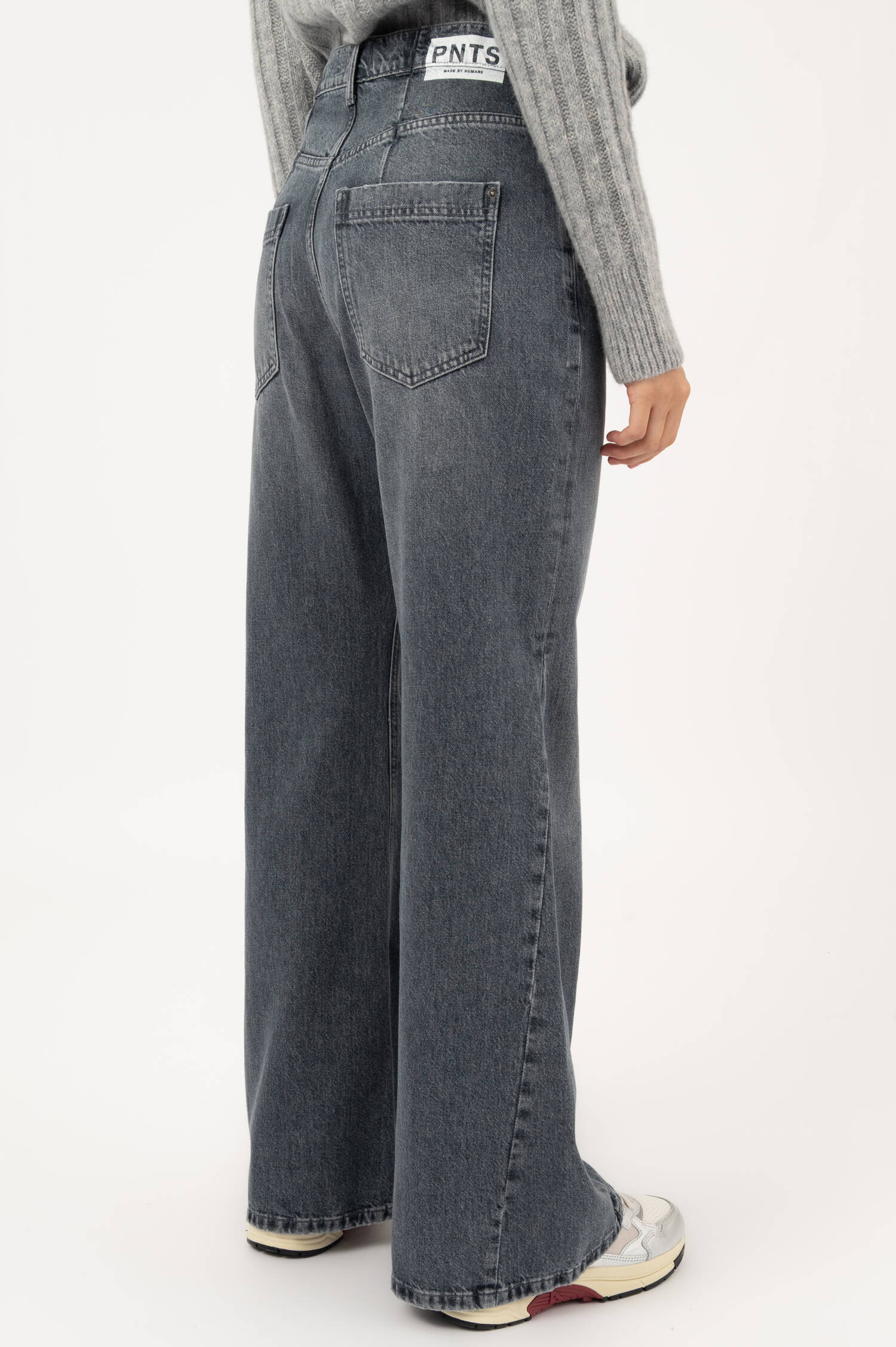 Baggy-Wide-Bootcut-Jeans OVER THE CUT in Grau