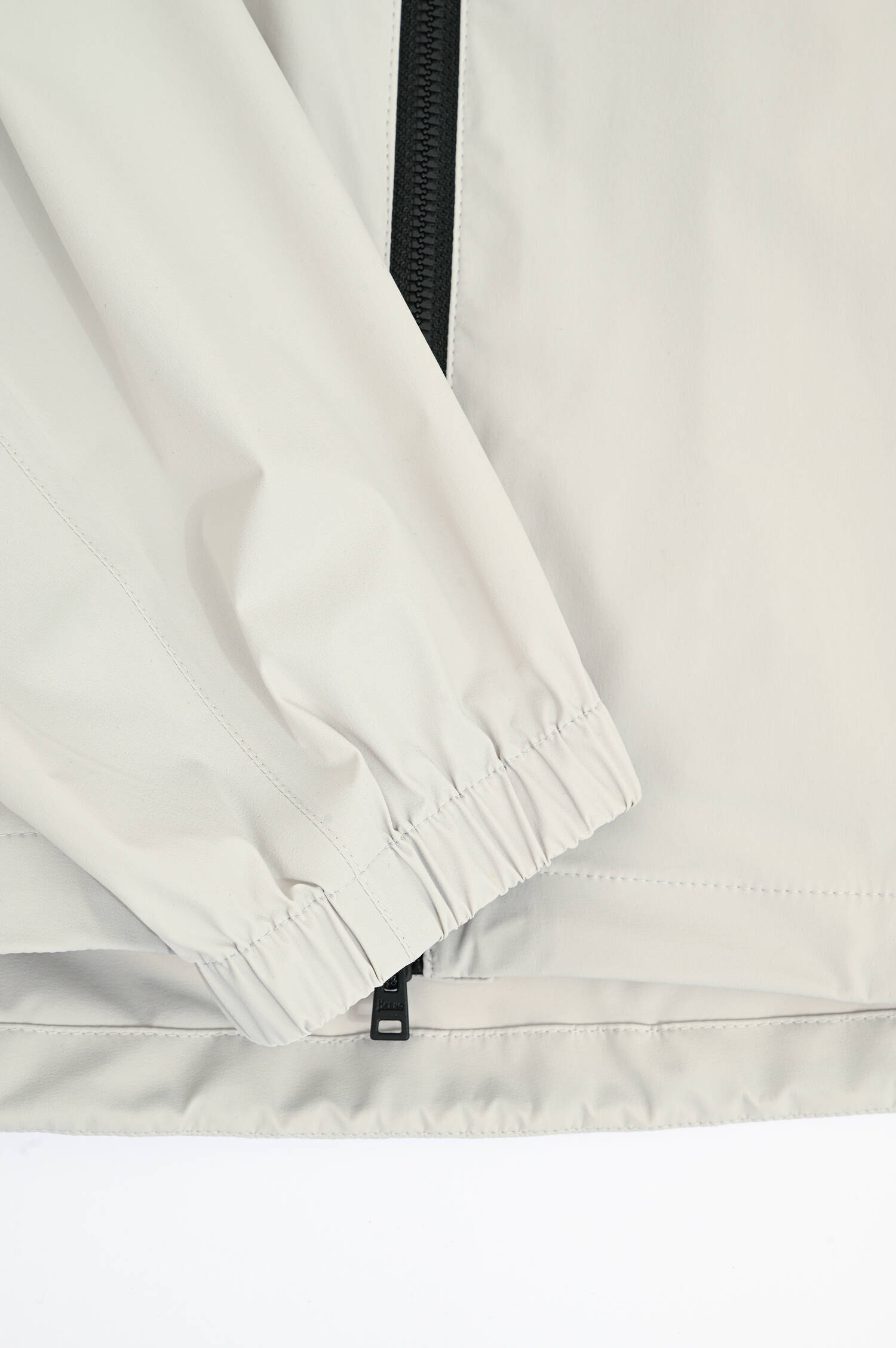 Leichte Jacke mit Kapuze in Chantilly