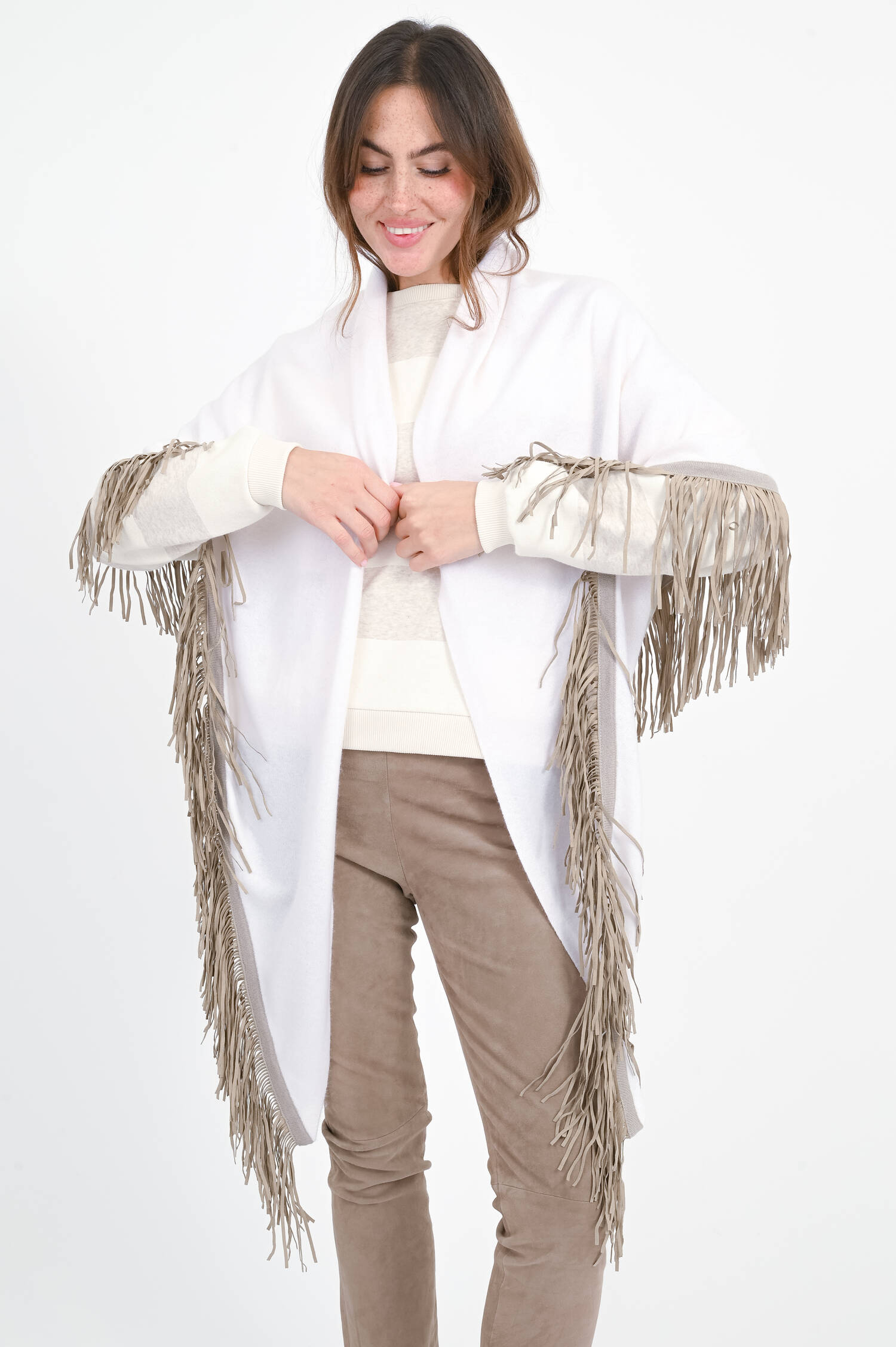 Woll-Cashmere-Poncho mit kontrast Fransen in White Woll-Cashmere-Poncho mit kontrast Fransen in White