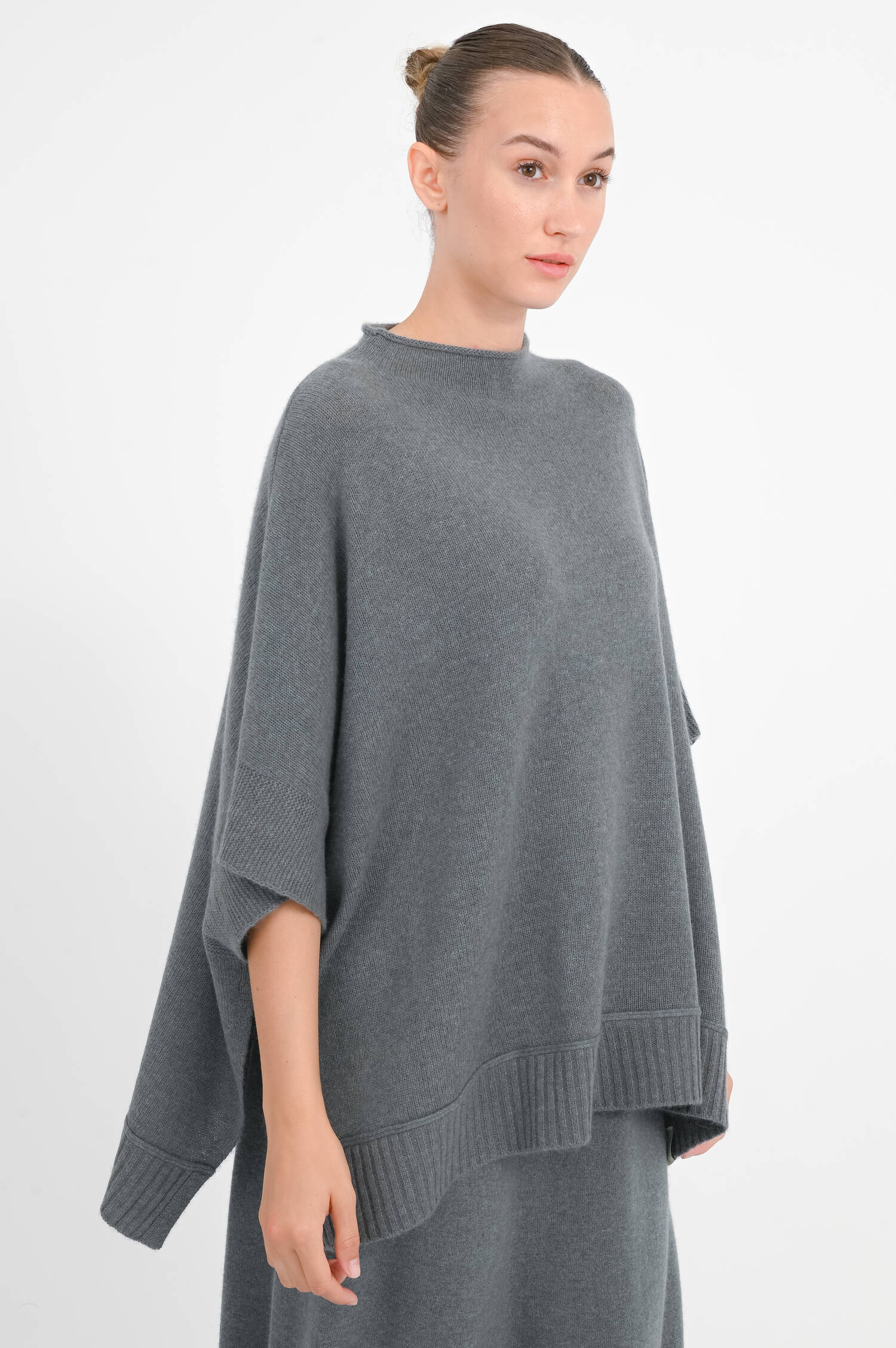 Cashmere Poncho in Boston Grey Cashmere Poncho in Boston Grey