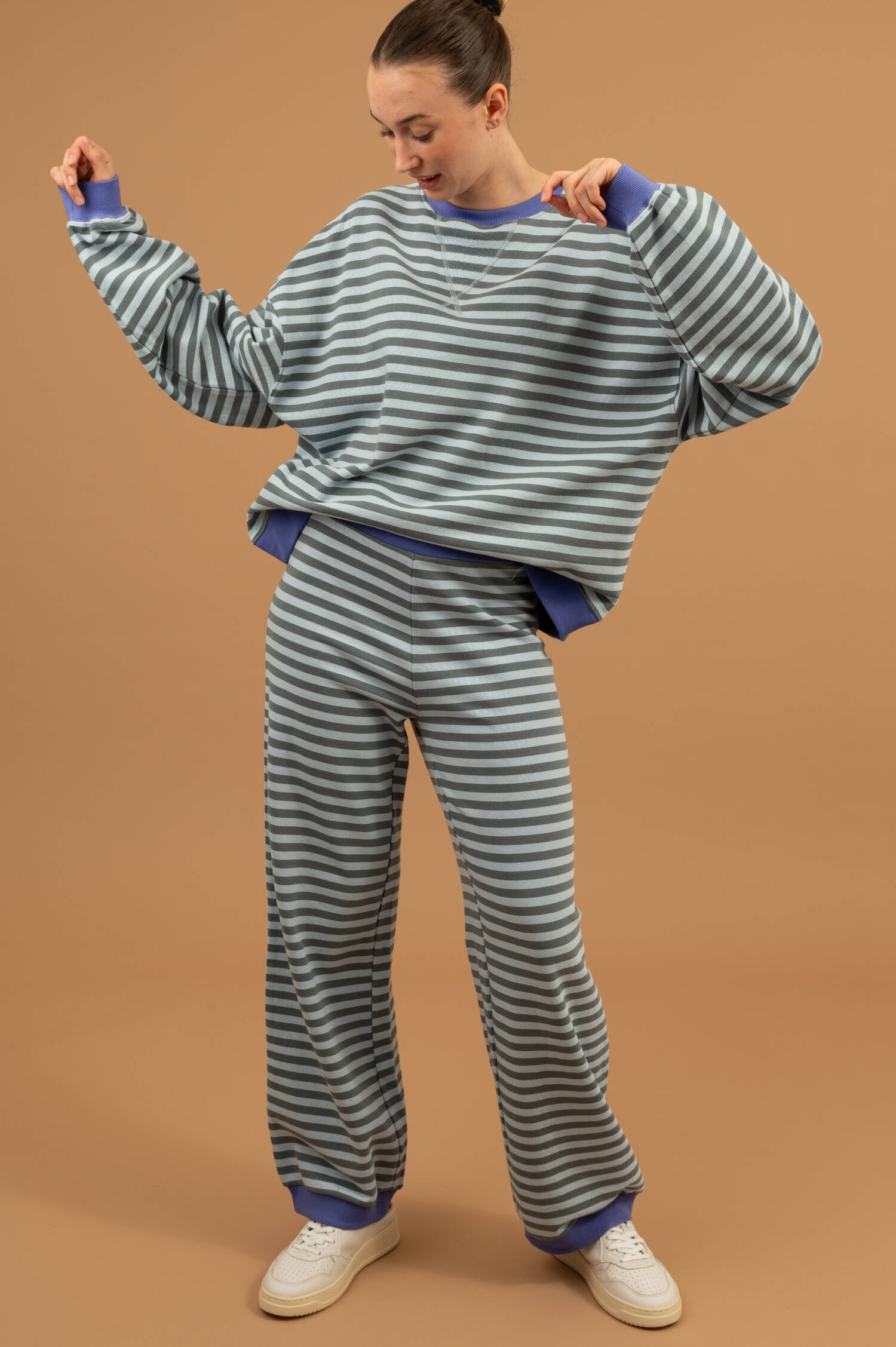 Gestreifte Schlupfhose PERRY in Whaleblau/Moos Gestreifte Schlupfhose PERRY in Whaleblau/Moos