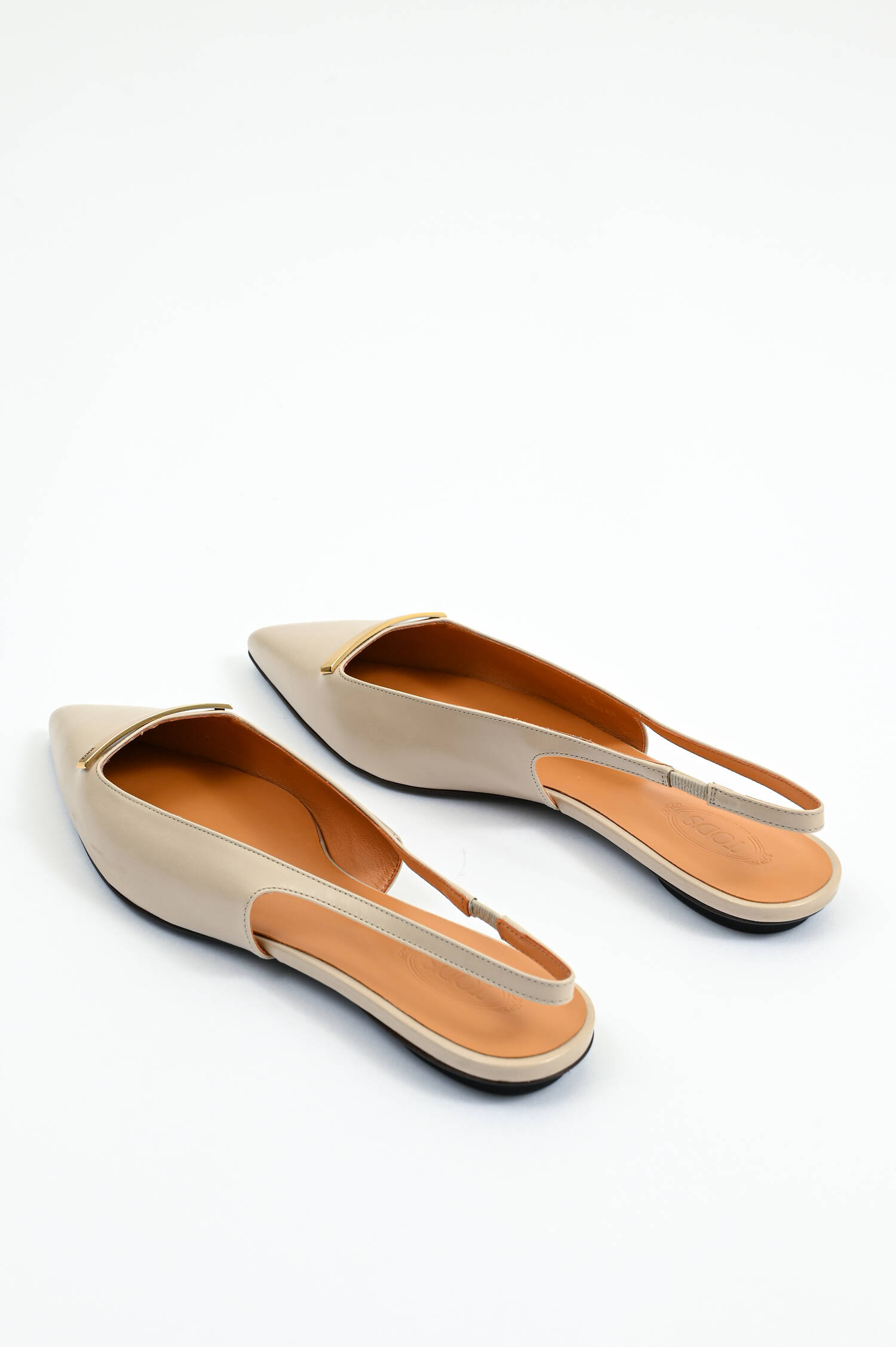 Sling-Back mit Metall-Detail in Mastice