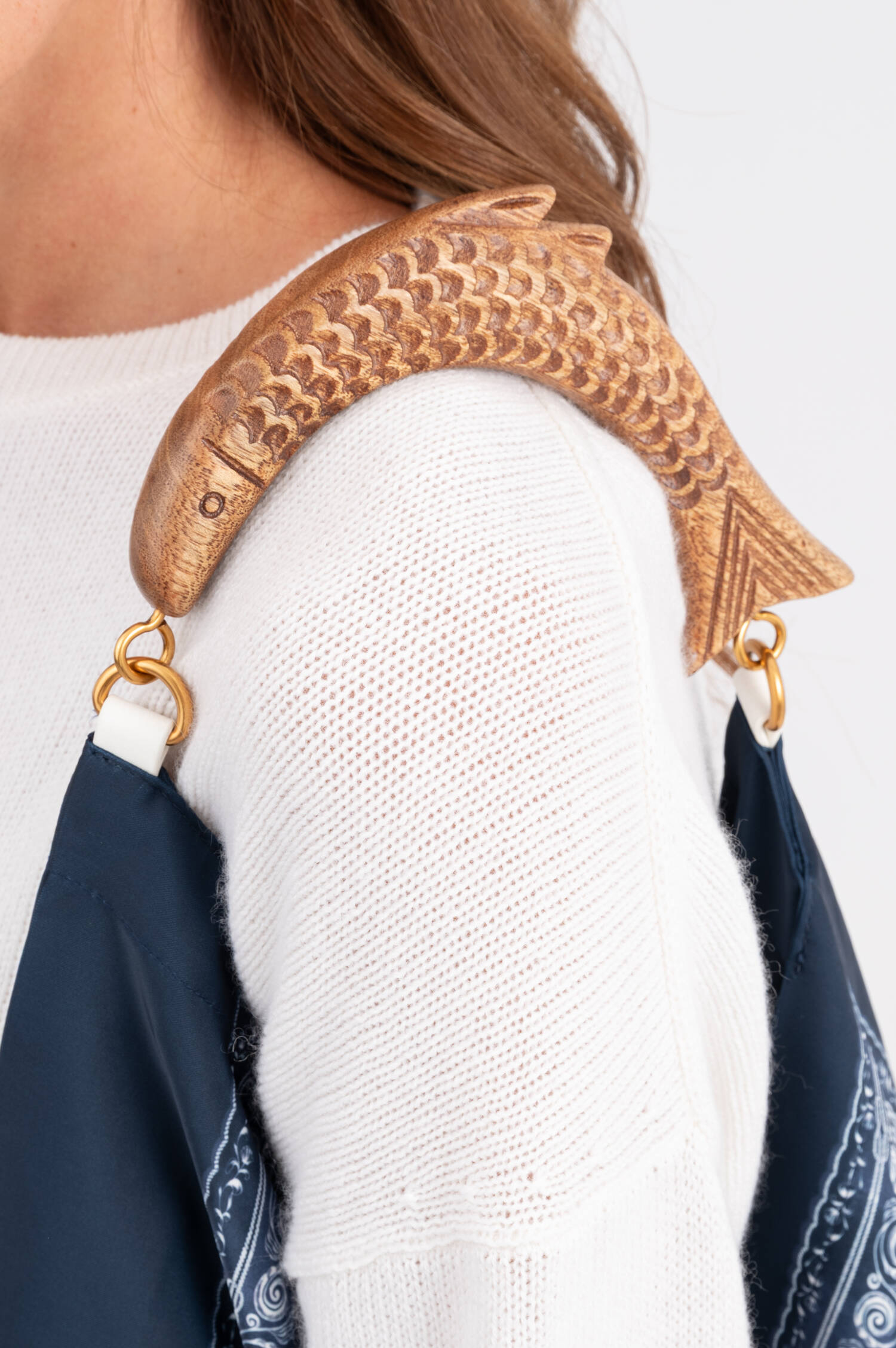 Satin-Scarf Handbag in Off-White/Blau Satin-Scarf Handbag in Off-White/Blau