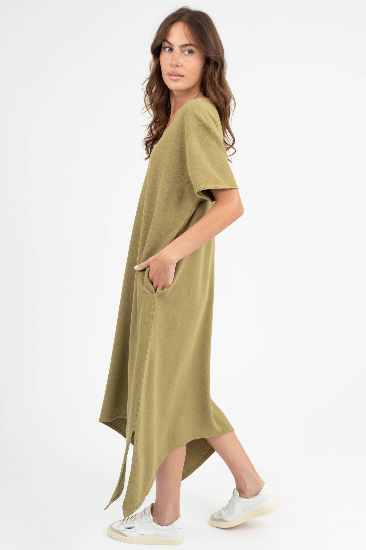 Sweatkleid AVERA in Olivgrün Sweatkleid AVERA in Olivgrün