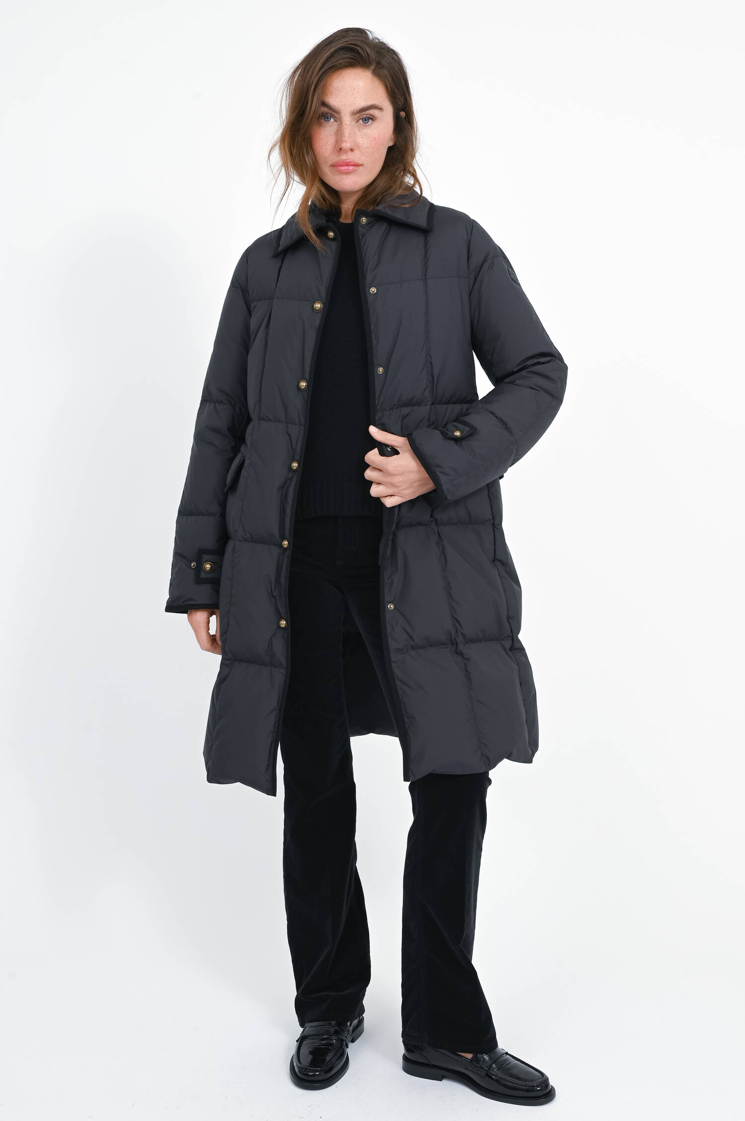 Daunen Steppmantel mit Hemdkragen in Black