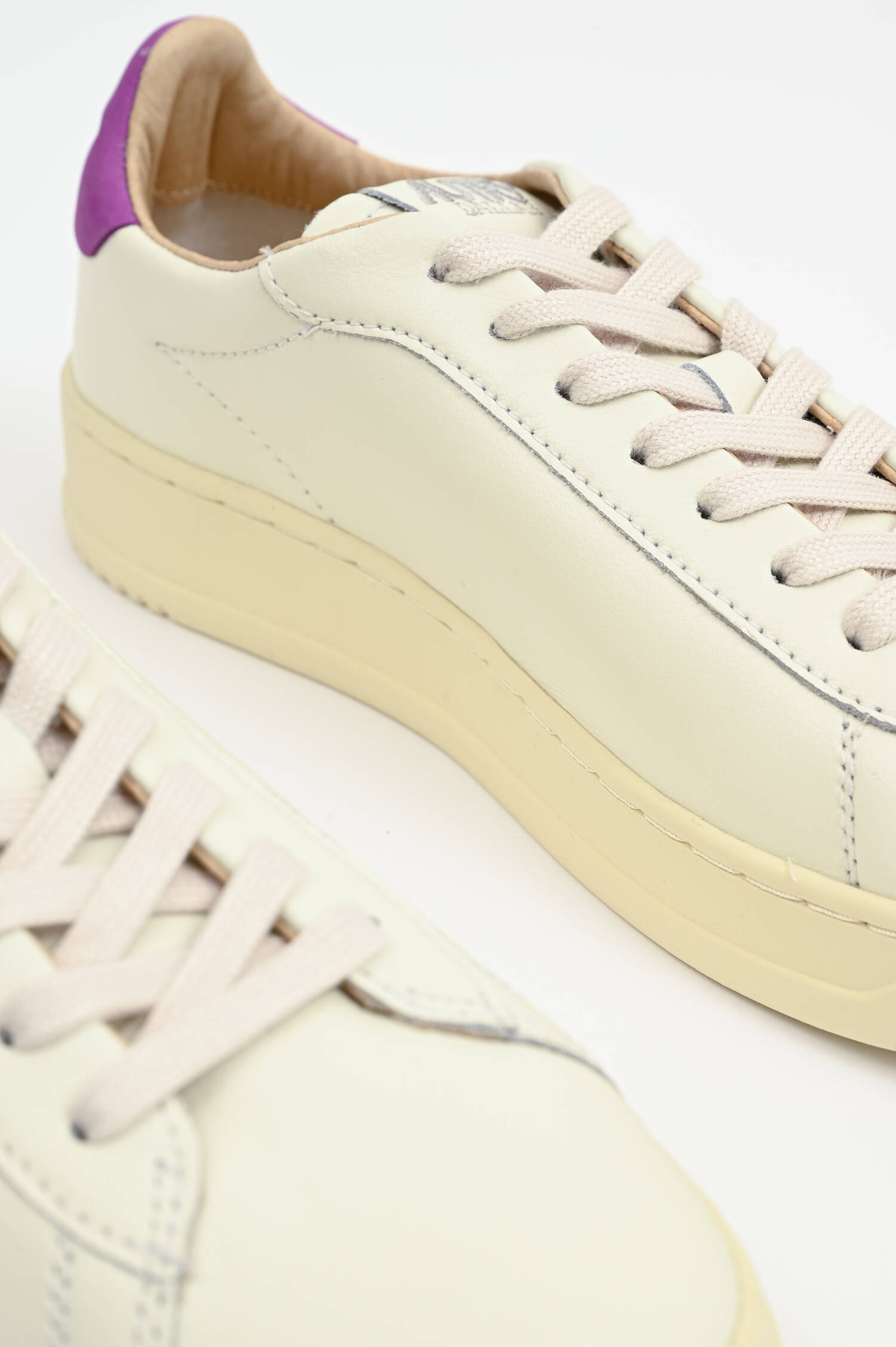 Sneaker DALLAS LOW in Creme/Violett