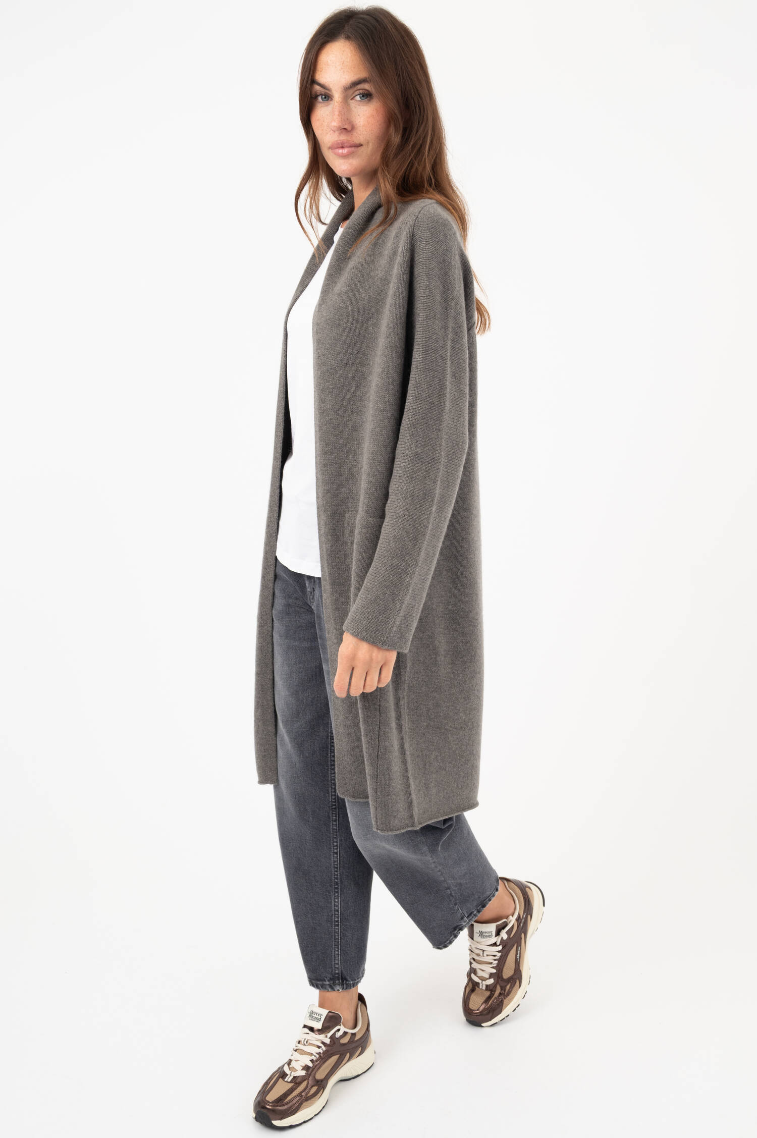 Strick-Cardigan mit Schalkragen in Grau Strick-Cardigan mit Schalkragen in Grau