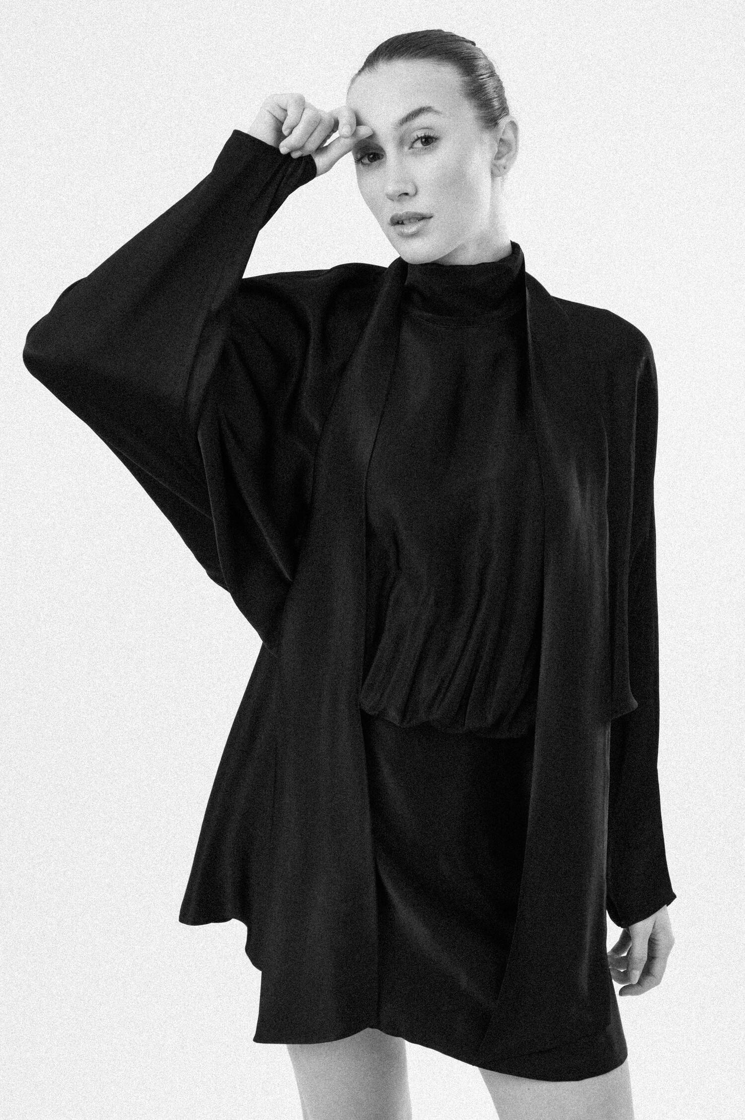 Minischlupfkleid in Schwarz