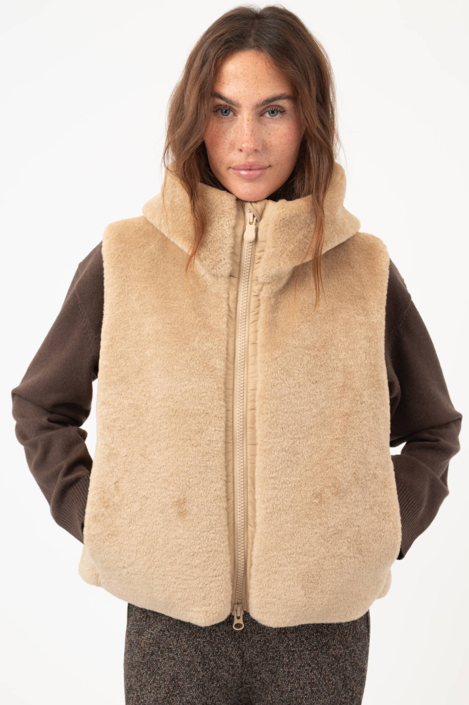 Plüsch-Gilet CASSANDRA in Beige