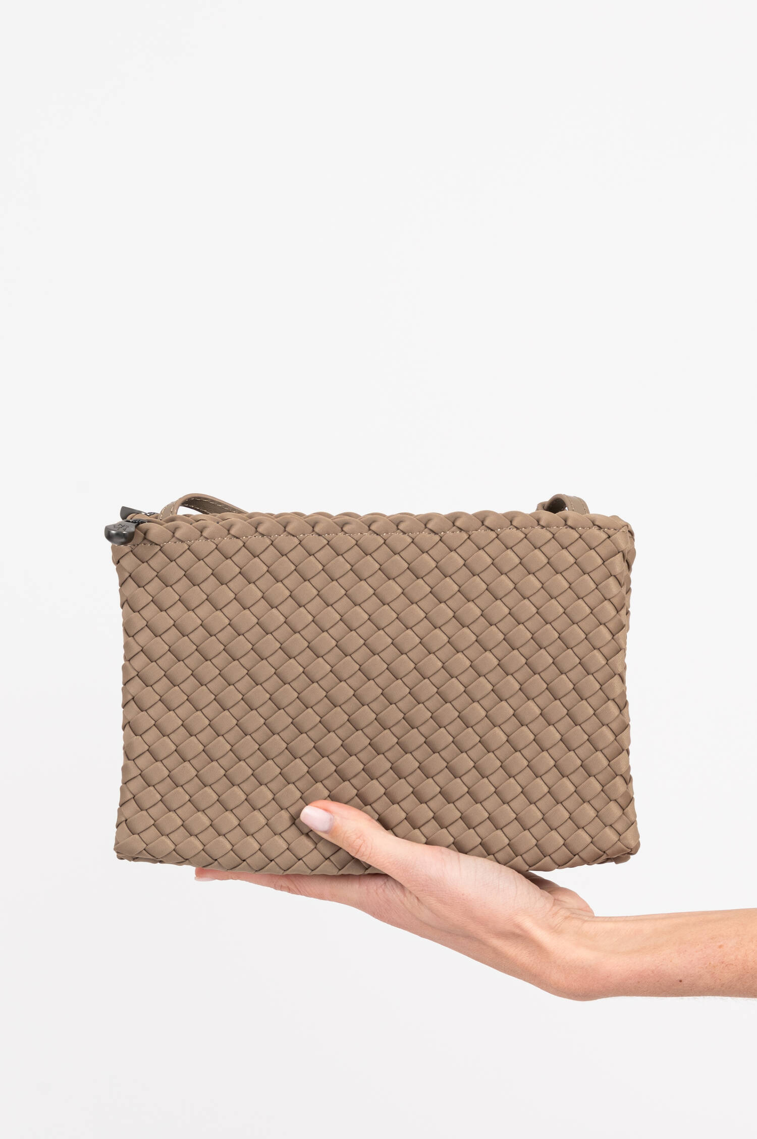 Umhängetasche SOHO MEDIUM ENVELOPE in Taupe