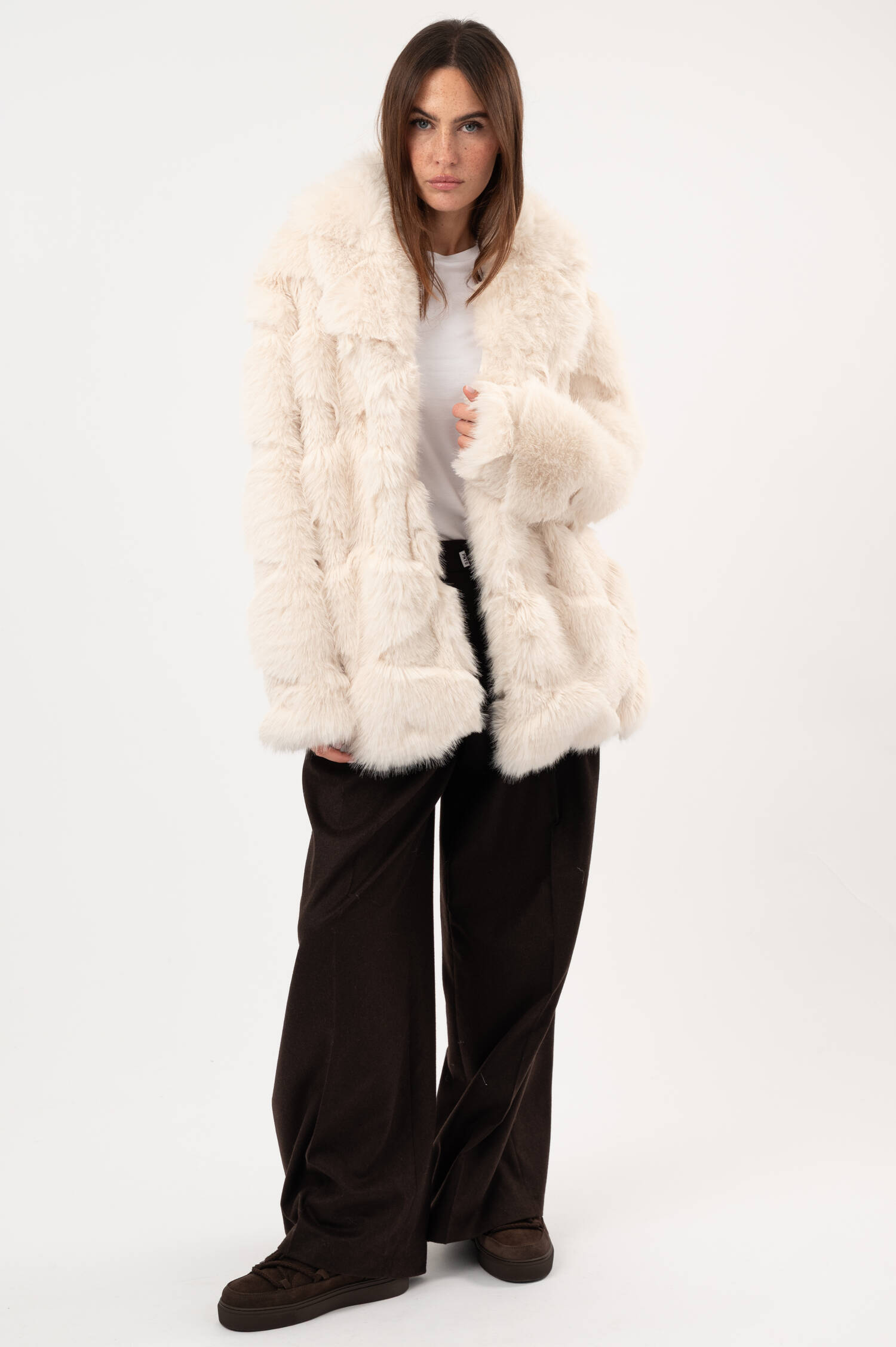 Faux-Fur-Jacke in Beige Faux-Fur-Jacke in Beige