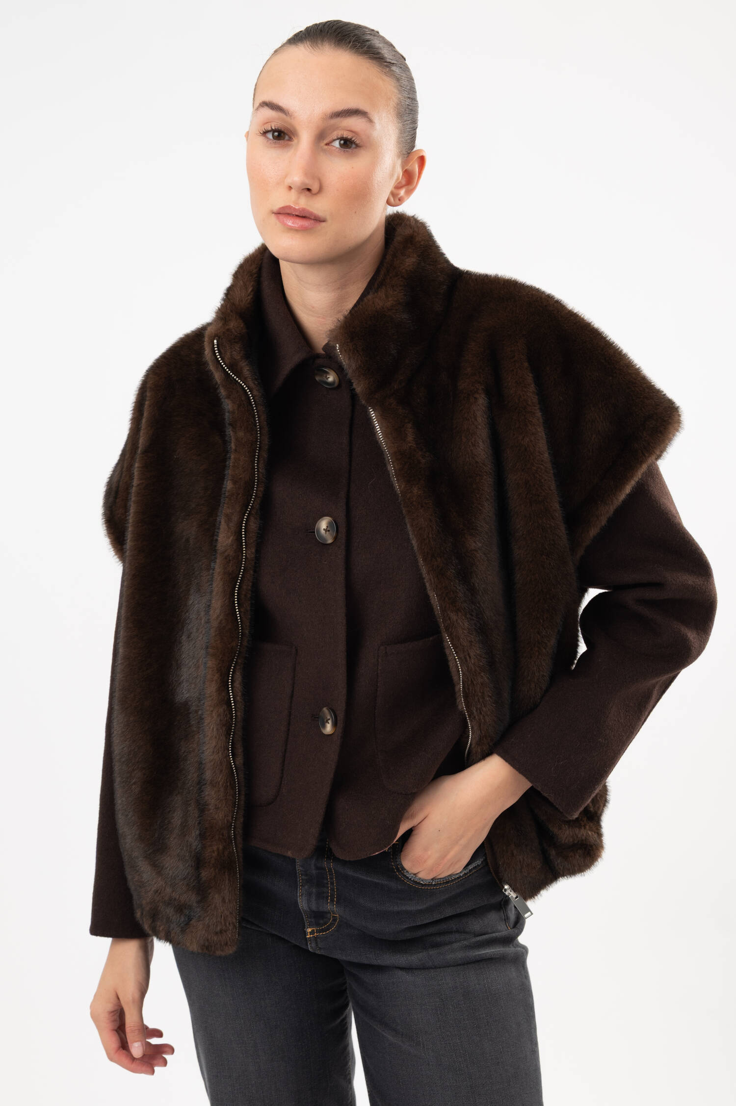Faux-Fur-Gilet in Braun