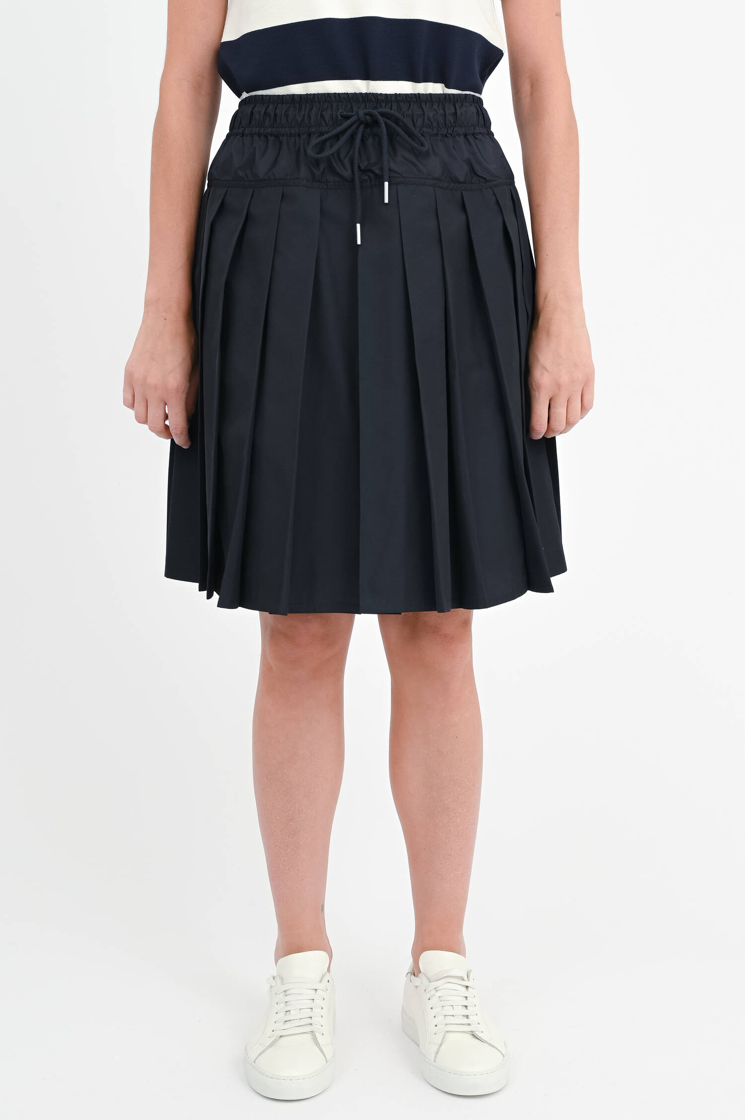 Faltenrock in Marine