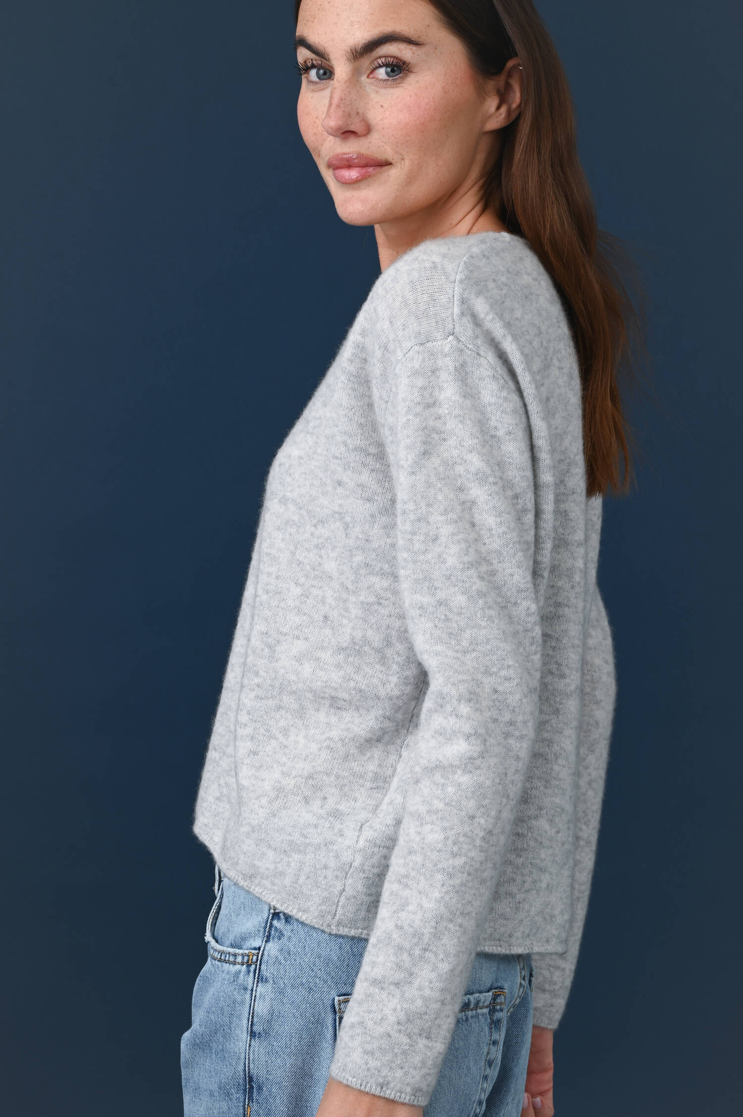 Cropped Pullover aus Cashmeremix in Aluminium