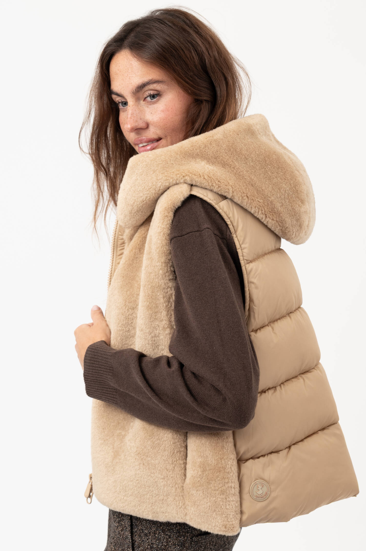 Plüsch-Gilet CASSANDRA in Beige Plüsch-Gilet CASSANDRA in Beige