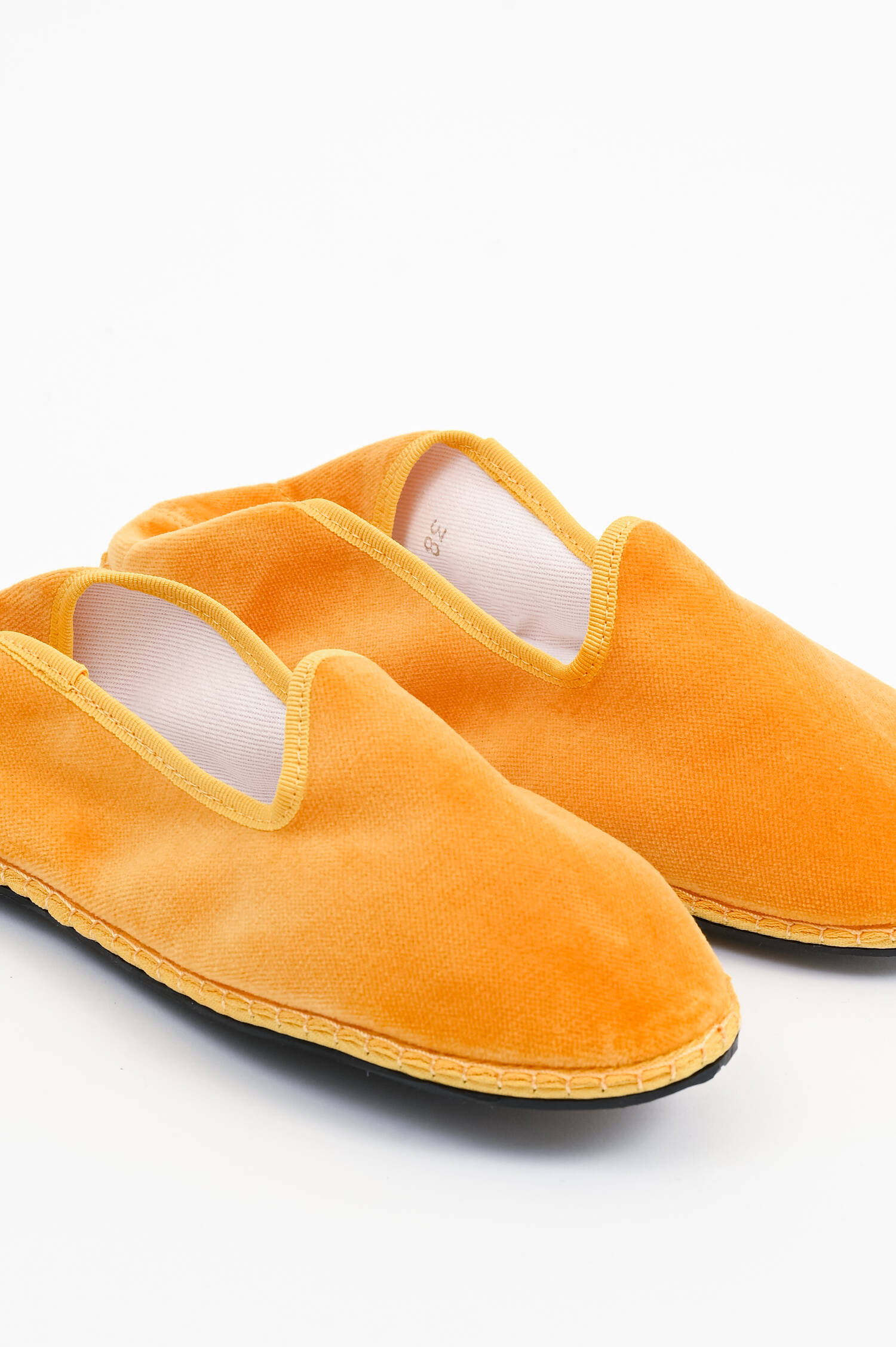 Samt-Loafer in Mustard