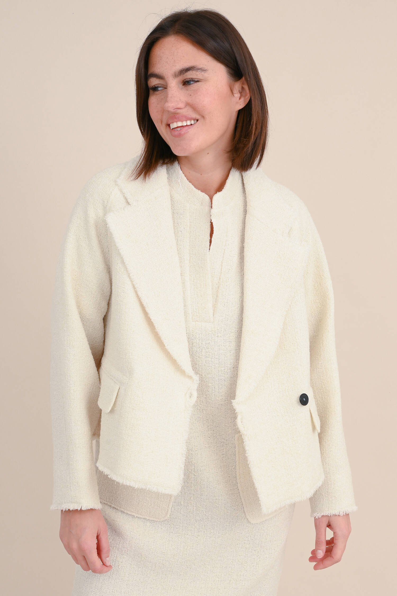 Bouclé Jacke mit Fransendetails in Creme