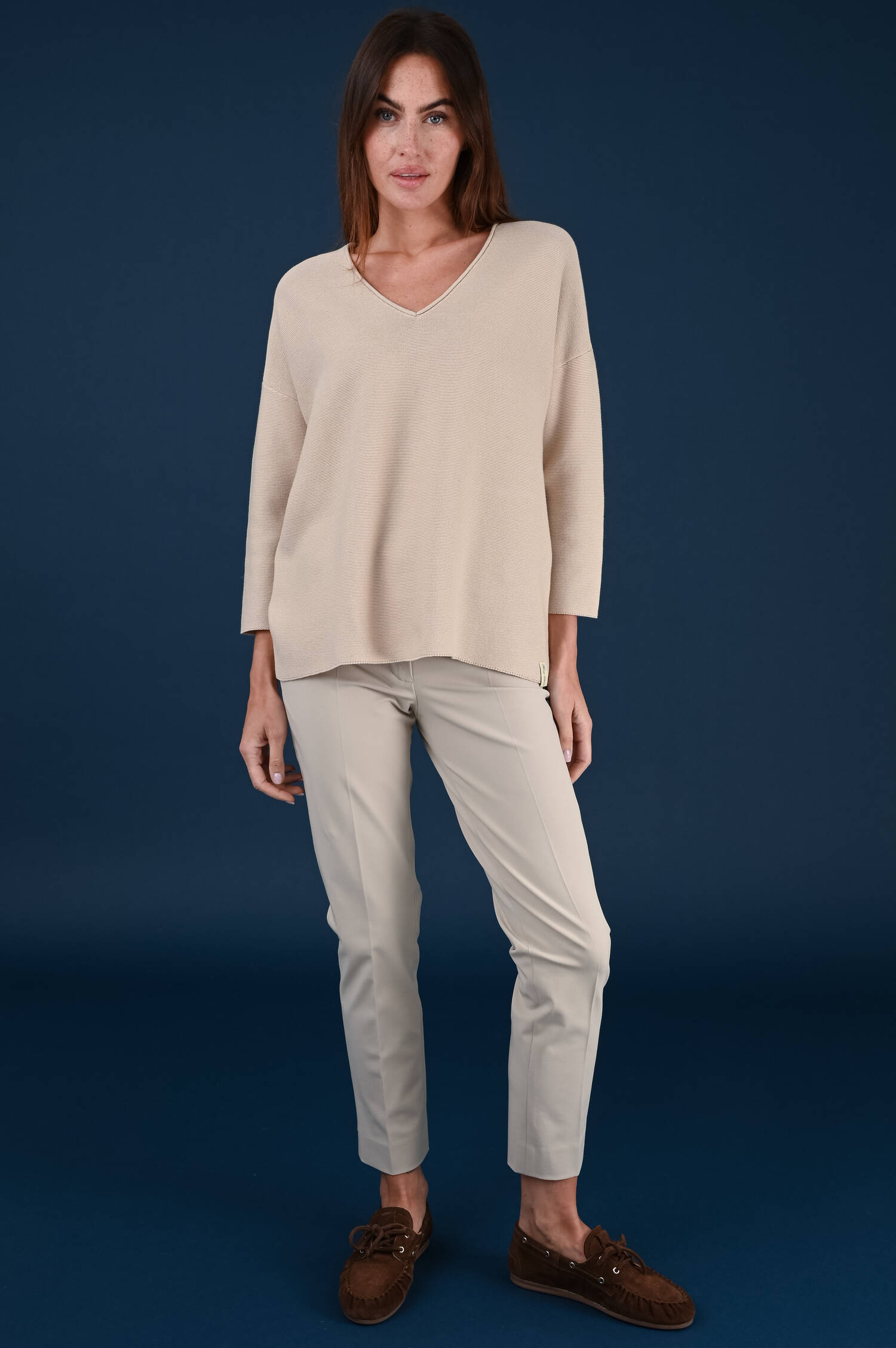 Feinstrickpullover mit V-Ausschnitt in Beige