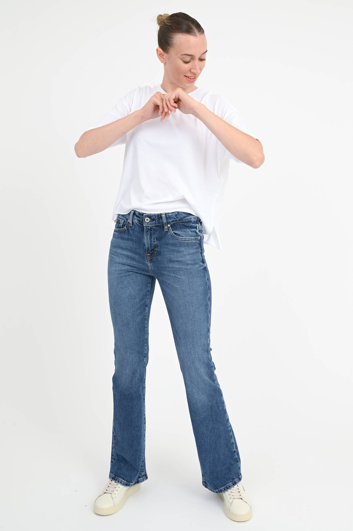 Bootcut Jeans SOPHIE in Mid Blue Bootcut Jeans SOPHIE in Mid Blue