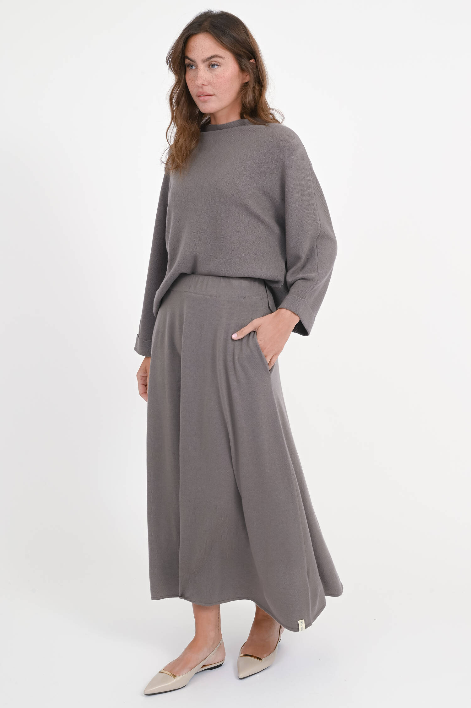 Midi-Rock aus Merinowolle in Nut