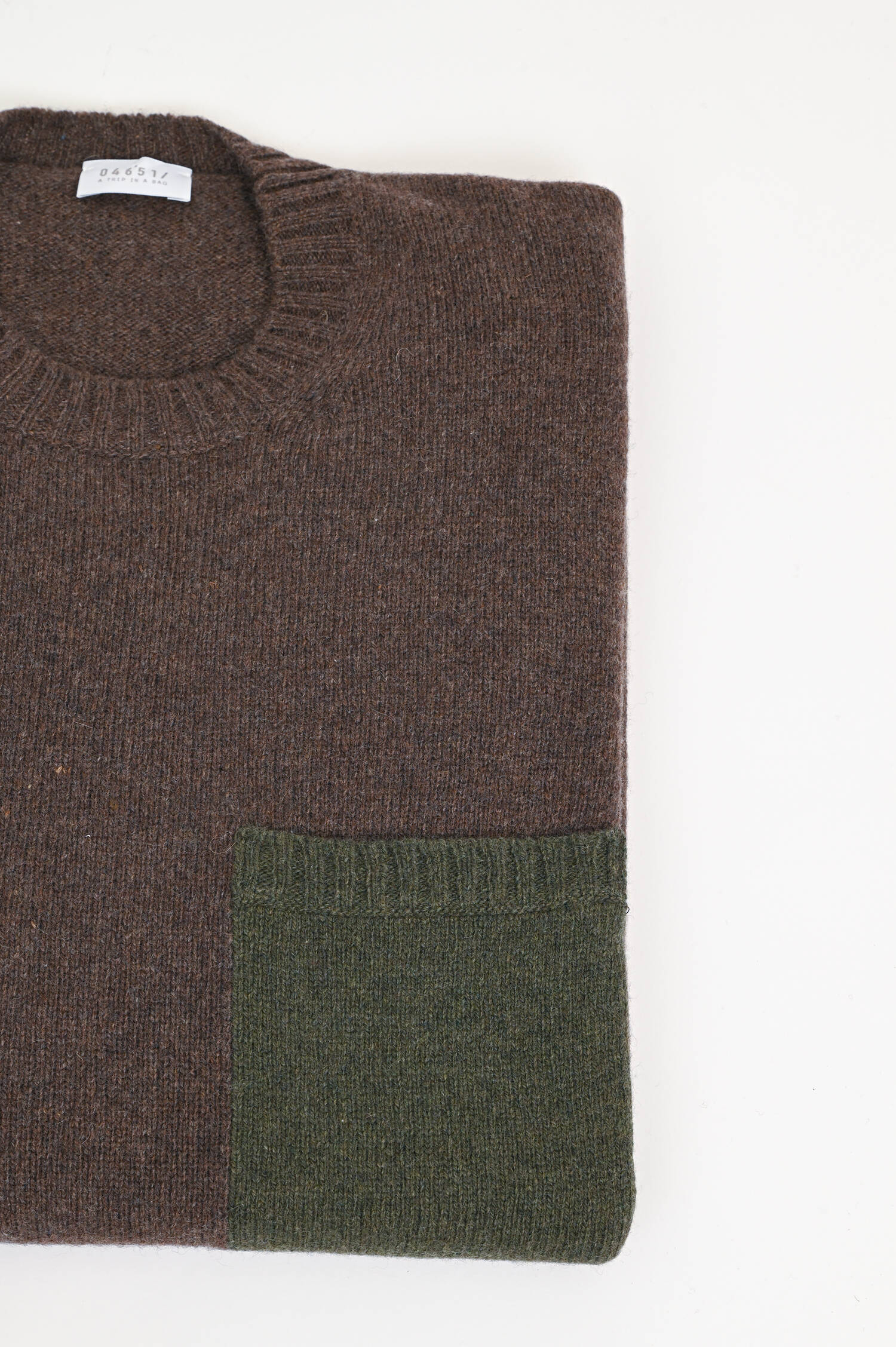 Cashmere-Strickpullover in Braun/Oliv
