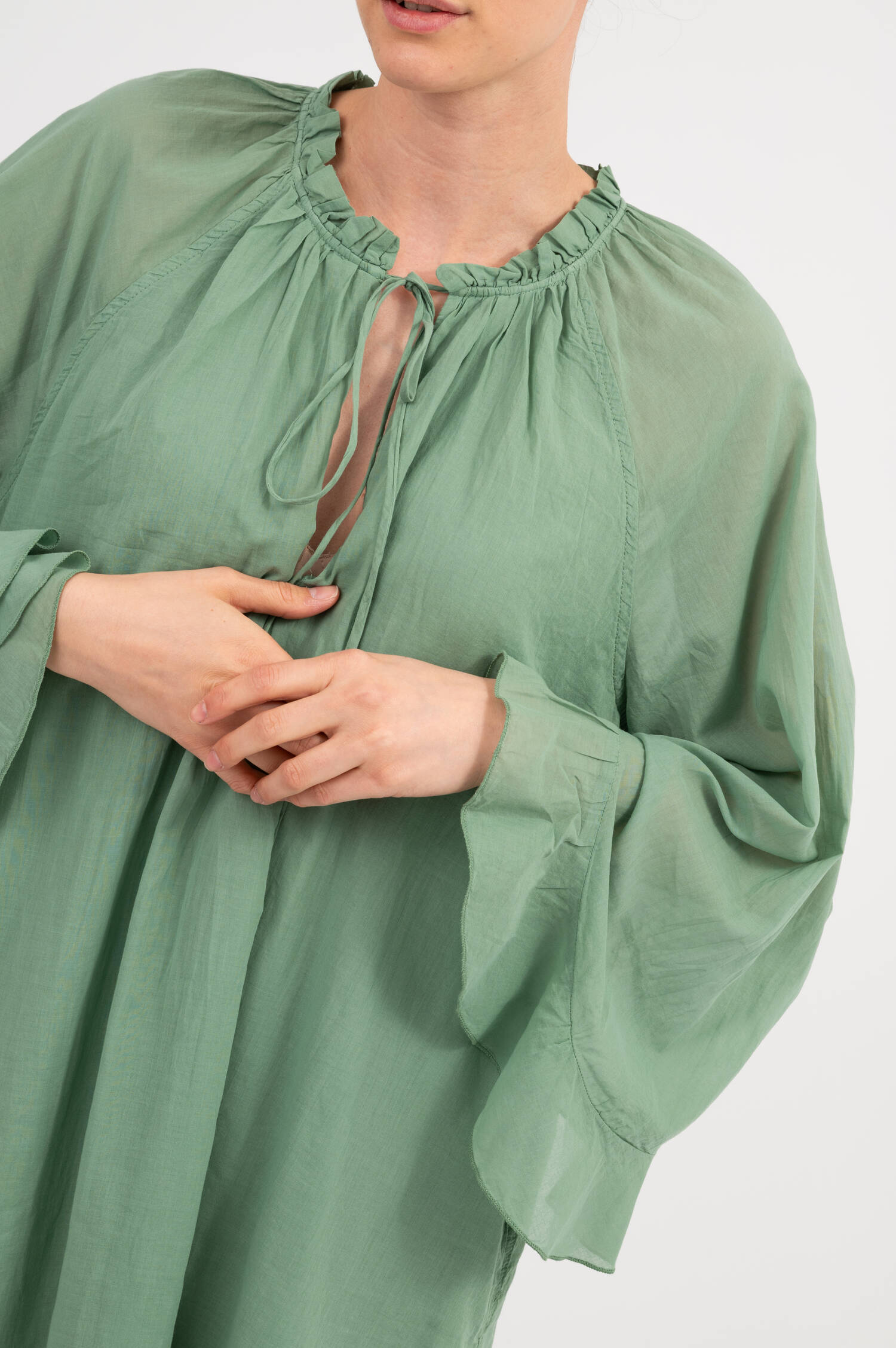 Schlupfkleid NIVEA mit Rüschen in Grün Schlupfkleid NIVEA mit Rüschen in Grün