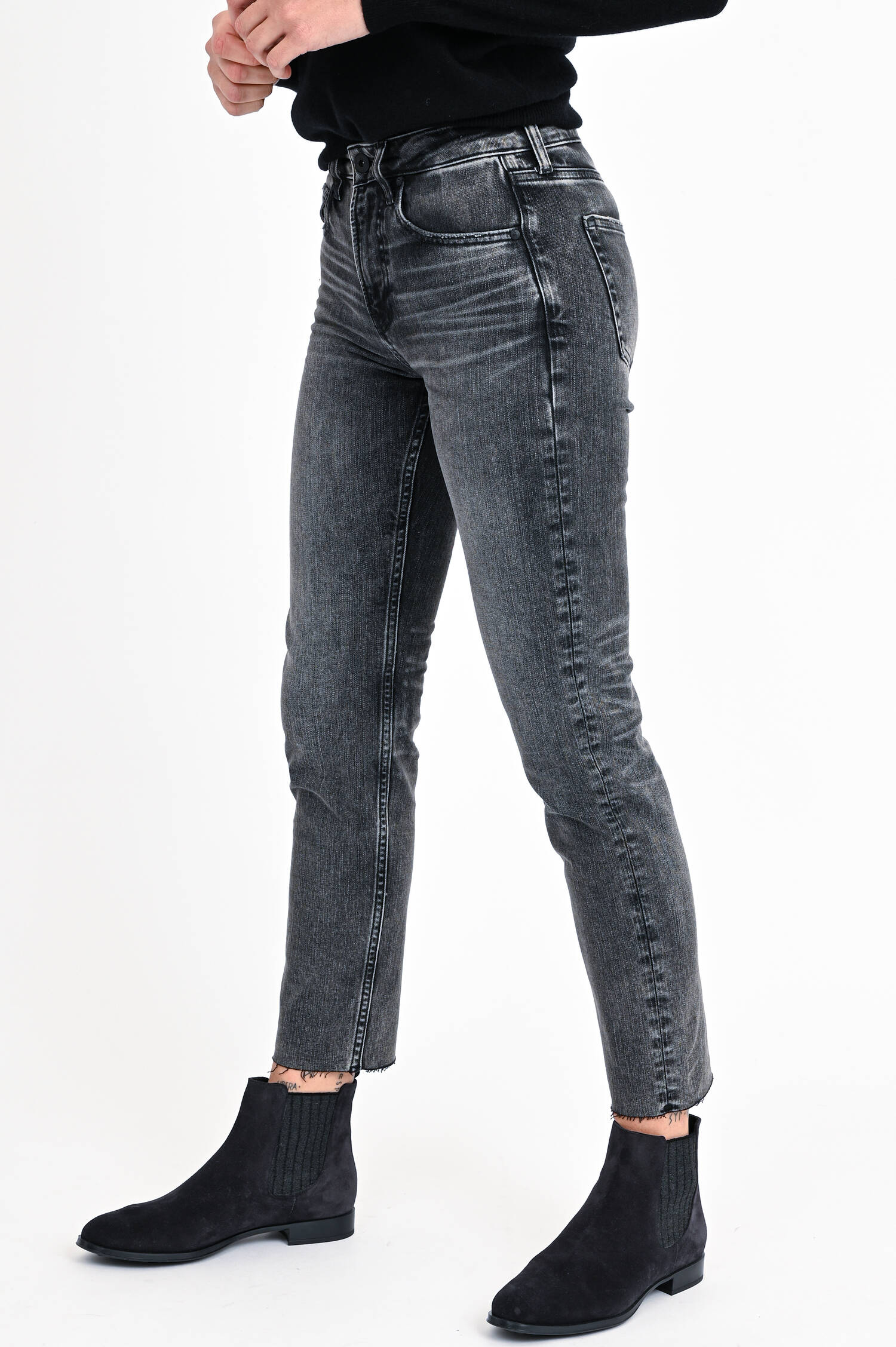 Jeans GIRLFRIEND in Grau Jeans GIRLFRIEND in Grau
