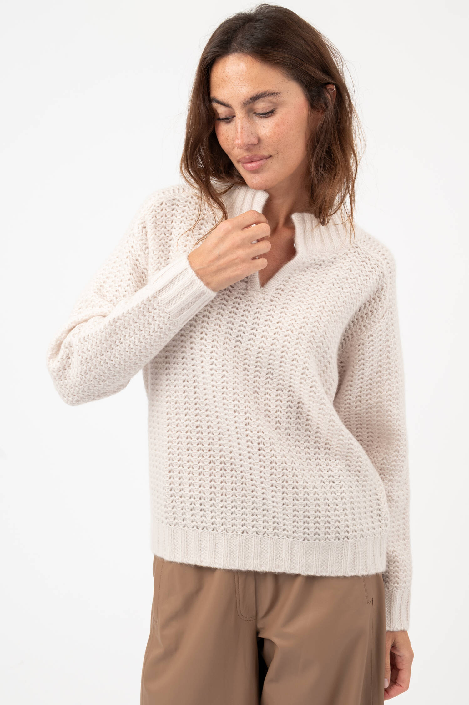 Cashmere-Seiden-Pullover mit Stehkragen in Weiß Cashmere-Seiden-Pullover mit Stehkragen in Weiß