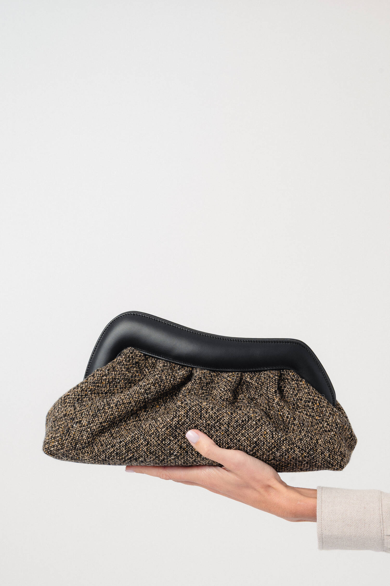 Donegal Tweed Pouch NAYARA in Beige Donegal Tweed Pouch NAYARA in Beige